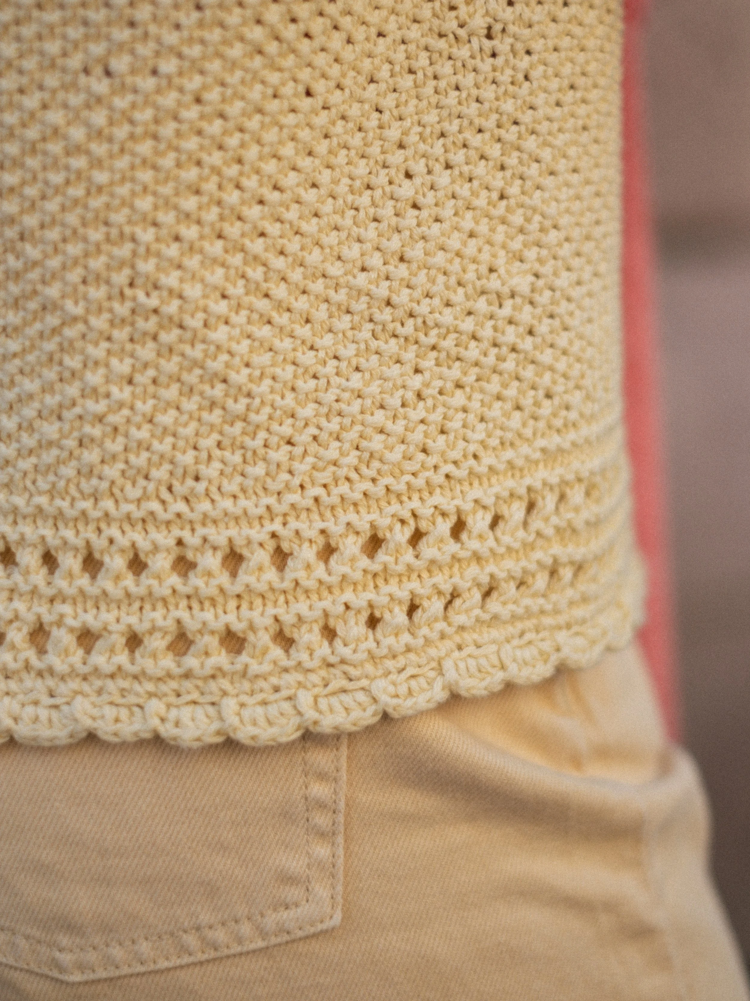 cornflake-top-butter-yellow-scallop-hem-close-up.jpg