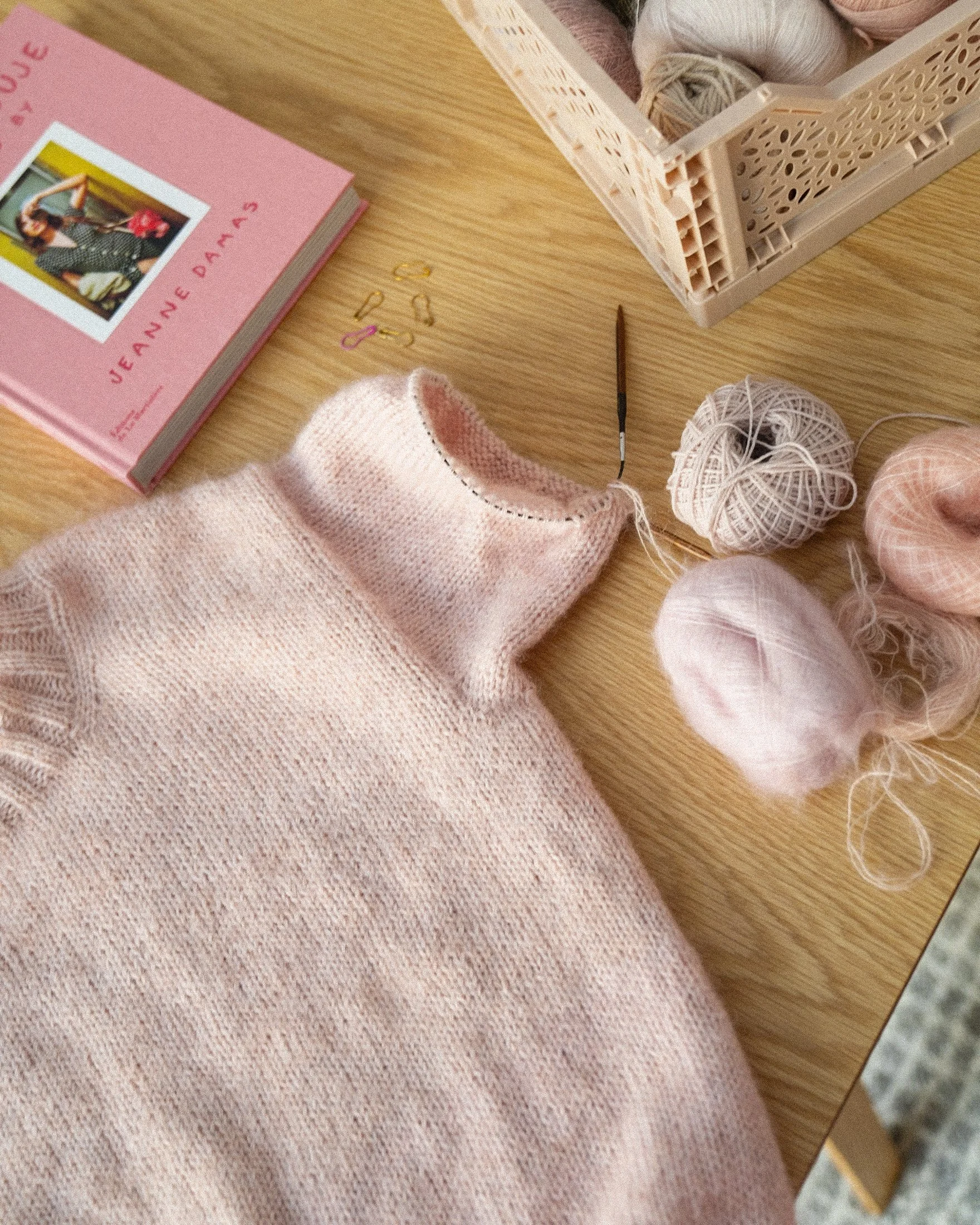 late-checkout-sweater-blush-knit-in-progress-yarn-tools.JPG