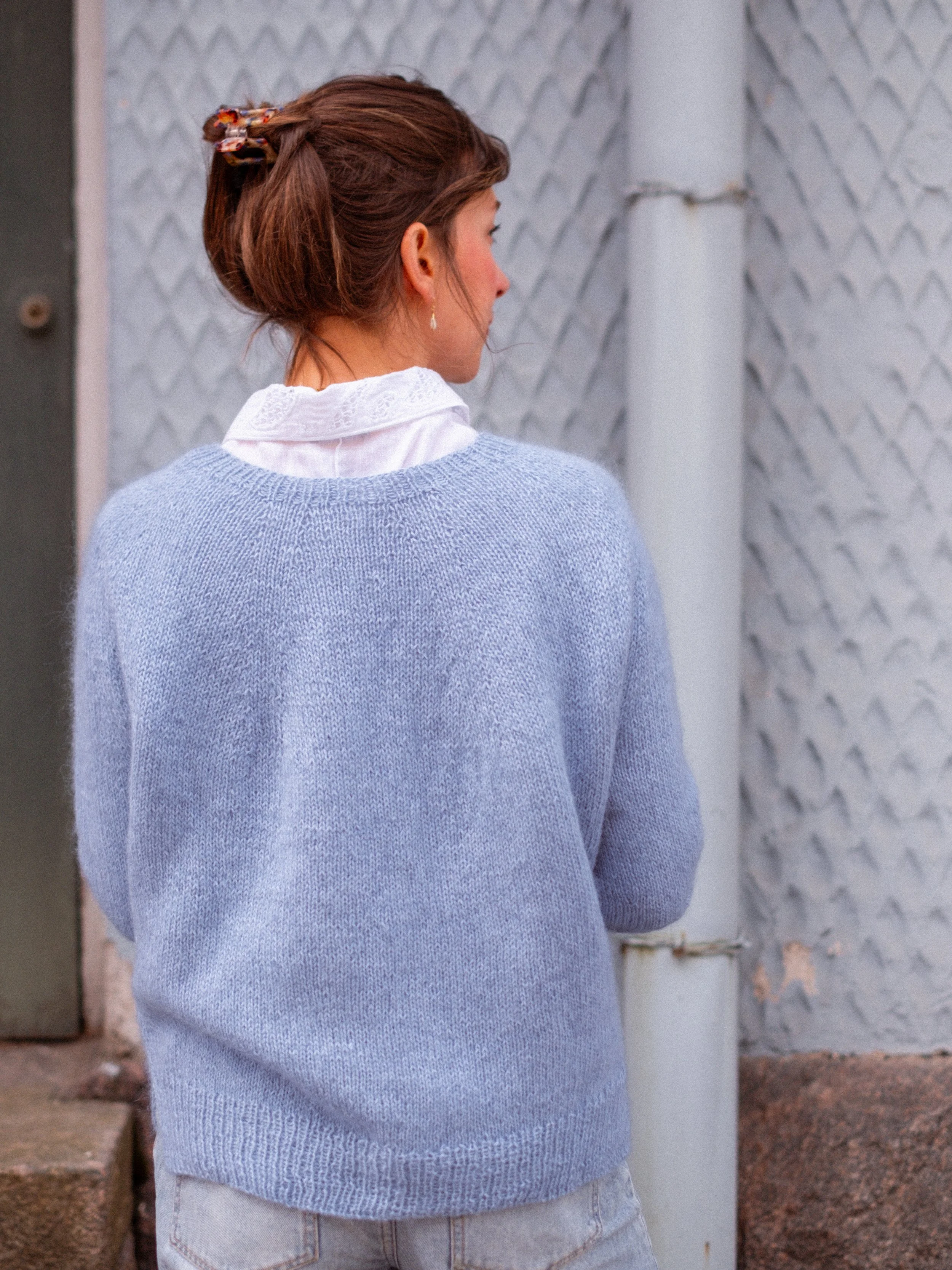 juice-sweater-back-full-street-blue.JPG