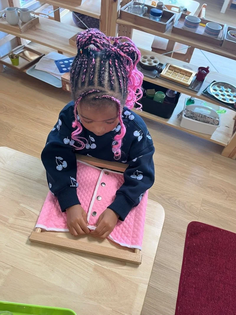 Le cycle Montessori 3–6 ans : une progression essentielle en trois étapes
