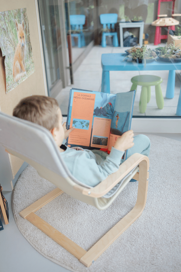 enfant-montessori-lecture.png