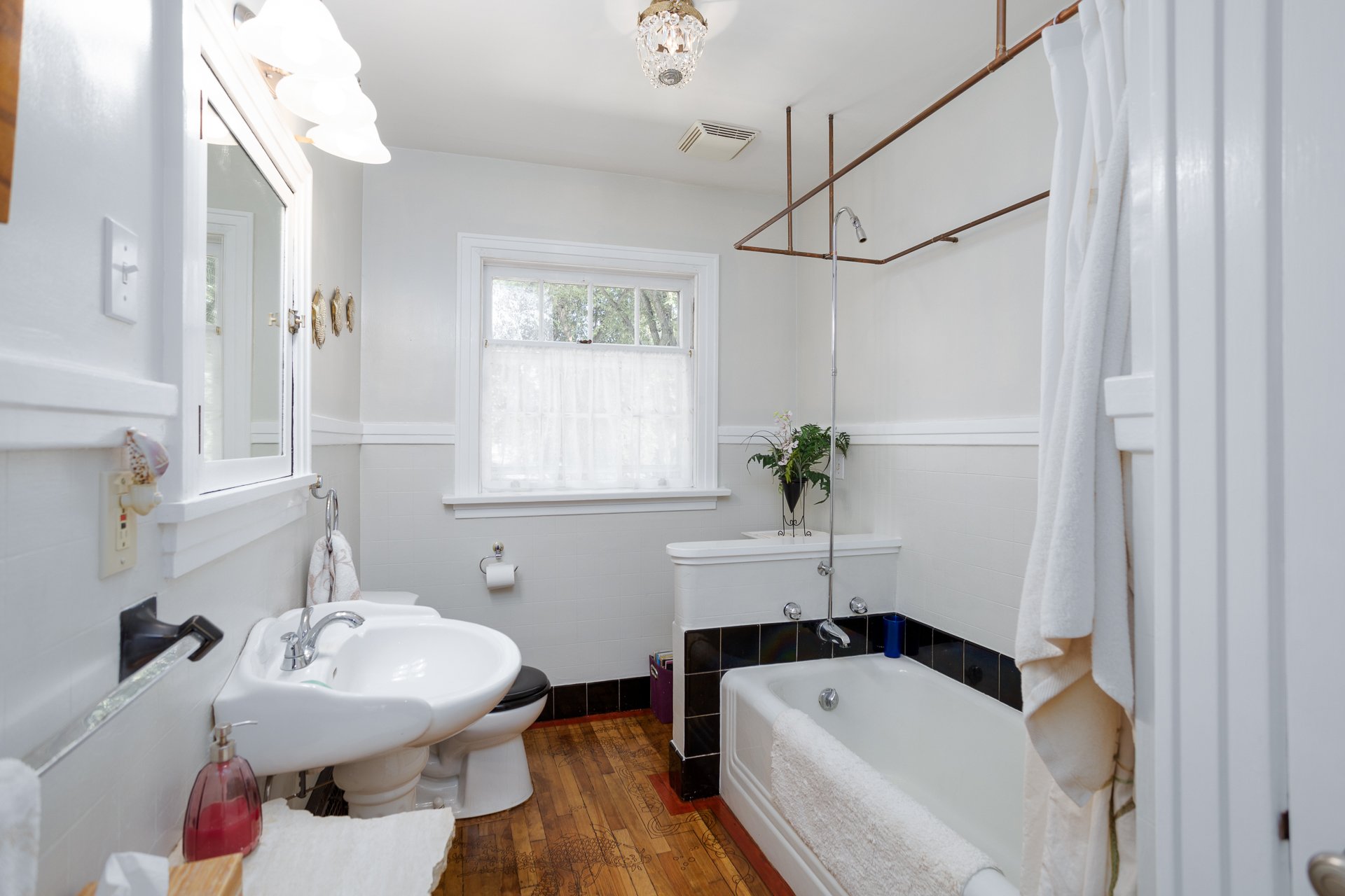 10416 Glenora Crescent NW-022.jpg