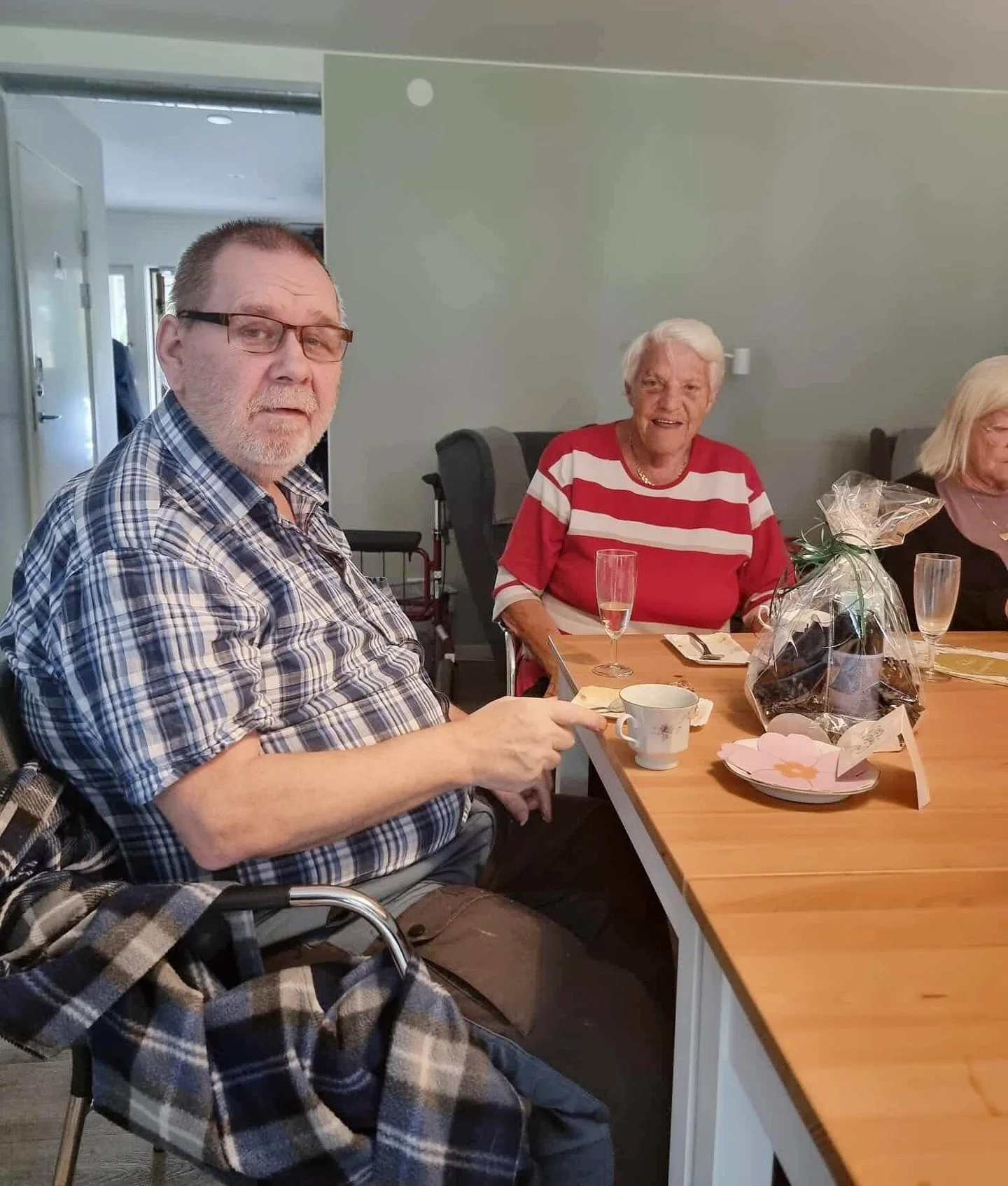 F&ouml;rra veckan firade vi en kund och han bj&ouml;d p&aring; sm&ouml;rg&aring;st&aring;rta 🩷🎉