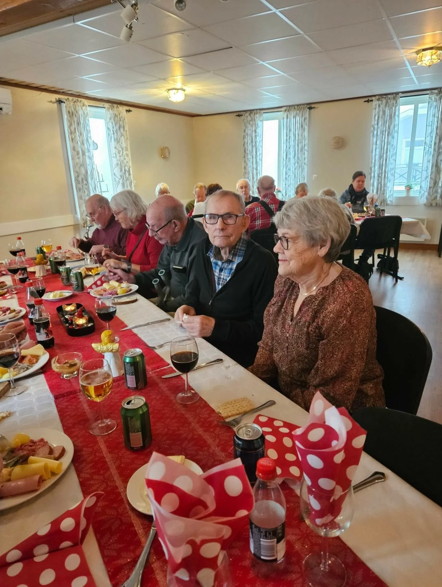🎄 Jullunch med v&aring;ra fantastiska kunder i St&ouml;de🎄 

Vi hade &auml;ven gl&auml;djen att f&aring; bjuda v&aring;ra underbara kunder i St&ouml;de p&aring; en trevlig jullunch! Tack f&ouml;r gemenskapen, samtalen och mysiga julst&auml;mningen 