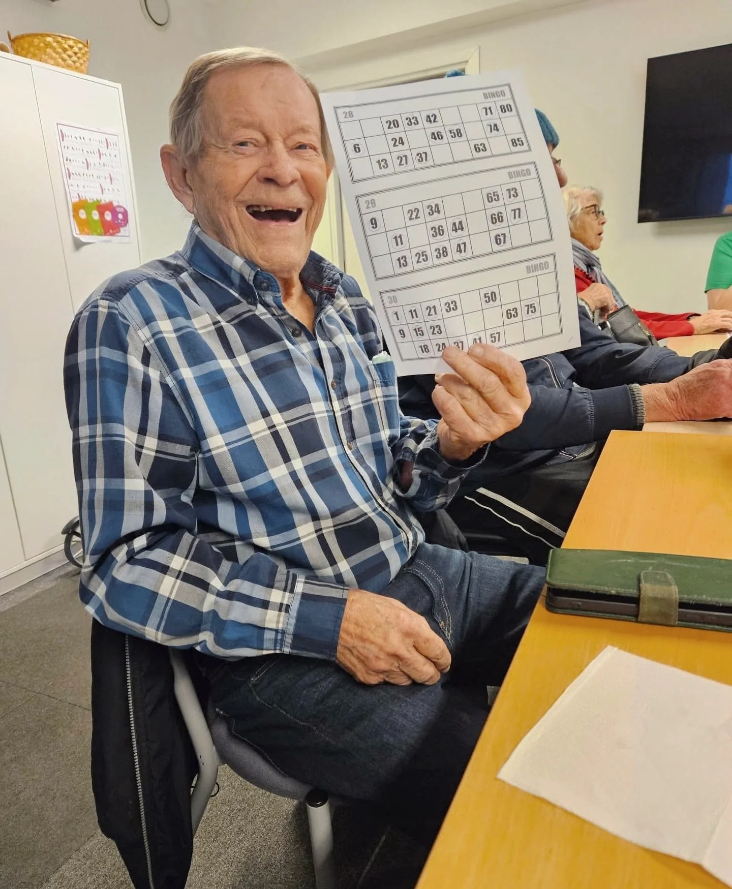 P&aring; tisdagar har vi ju v&aring;ra tr&auml;ffar, och det &auml;r oftast veckans h&ouml;jdpunkt! 
Den h&auml;r veckan blev det bingo med mycket skratt och fin gemenskap 💚