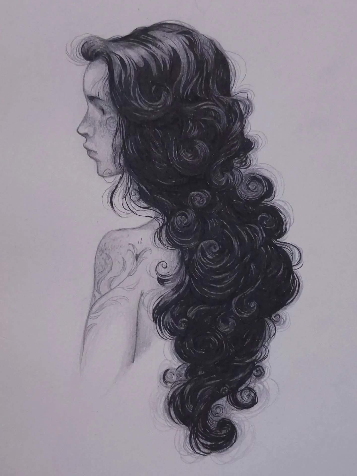 I needed some time with my sketchbook today, so I spent the entire morning not doing that at all. Luckily, the afternoon was a bigger success.
#blackandwhiteart #inkdrawing #graphiteart #sketchbookdrawing