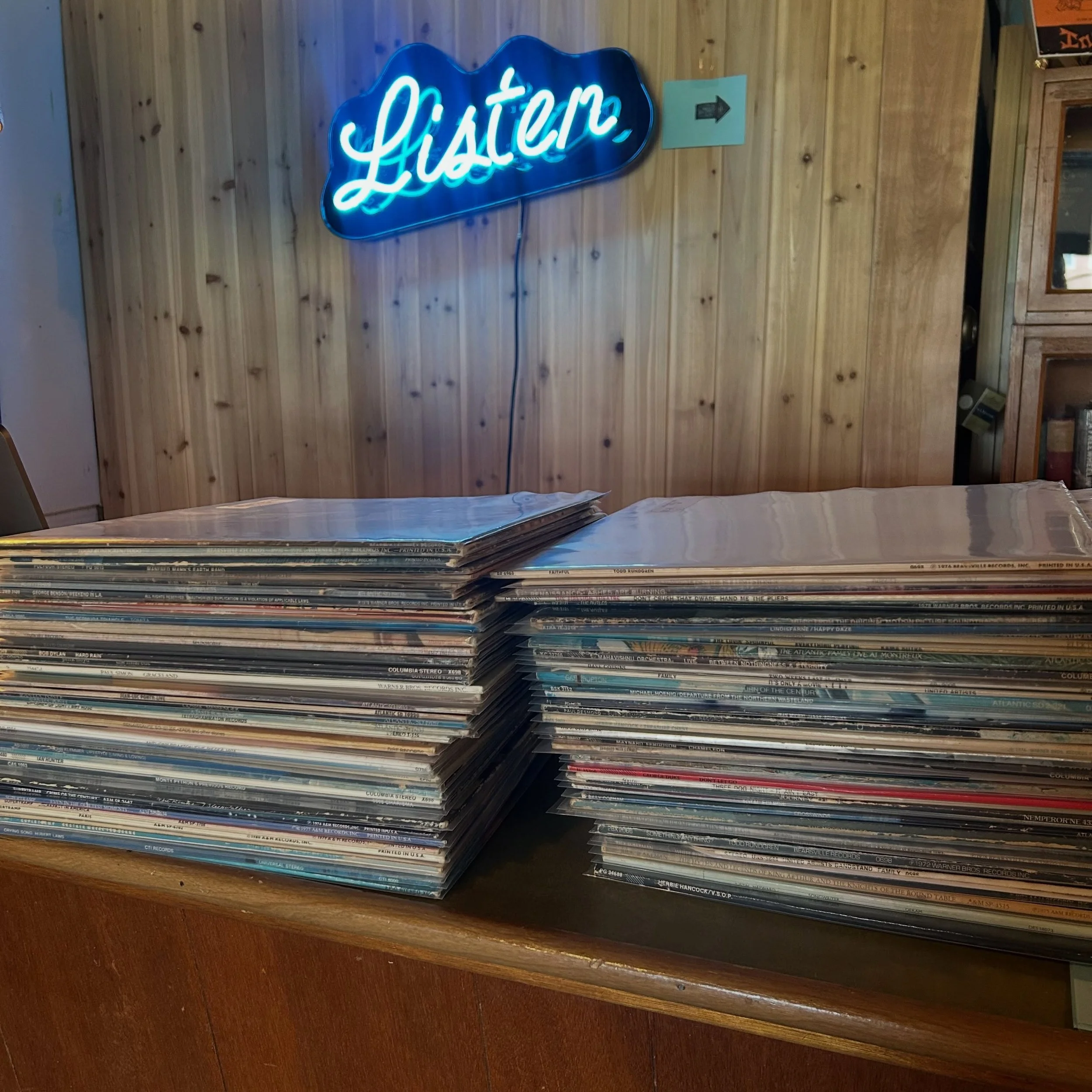 Filling our A-Z section today with some more titles from our recent prog buys! Some great titles at great prices! Shop is stocked with more heading out soon. Stay tuned 🎶