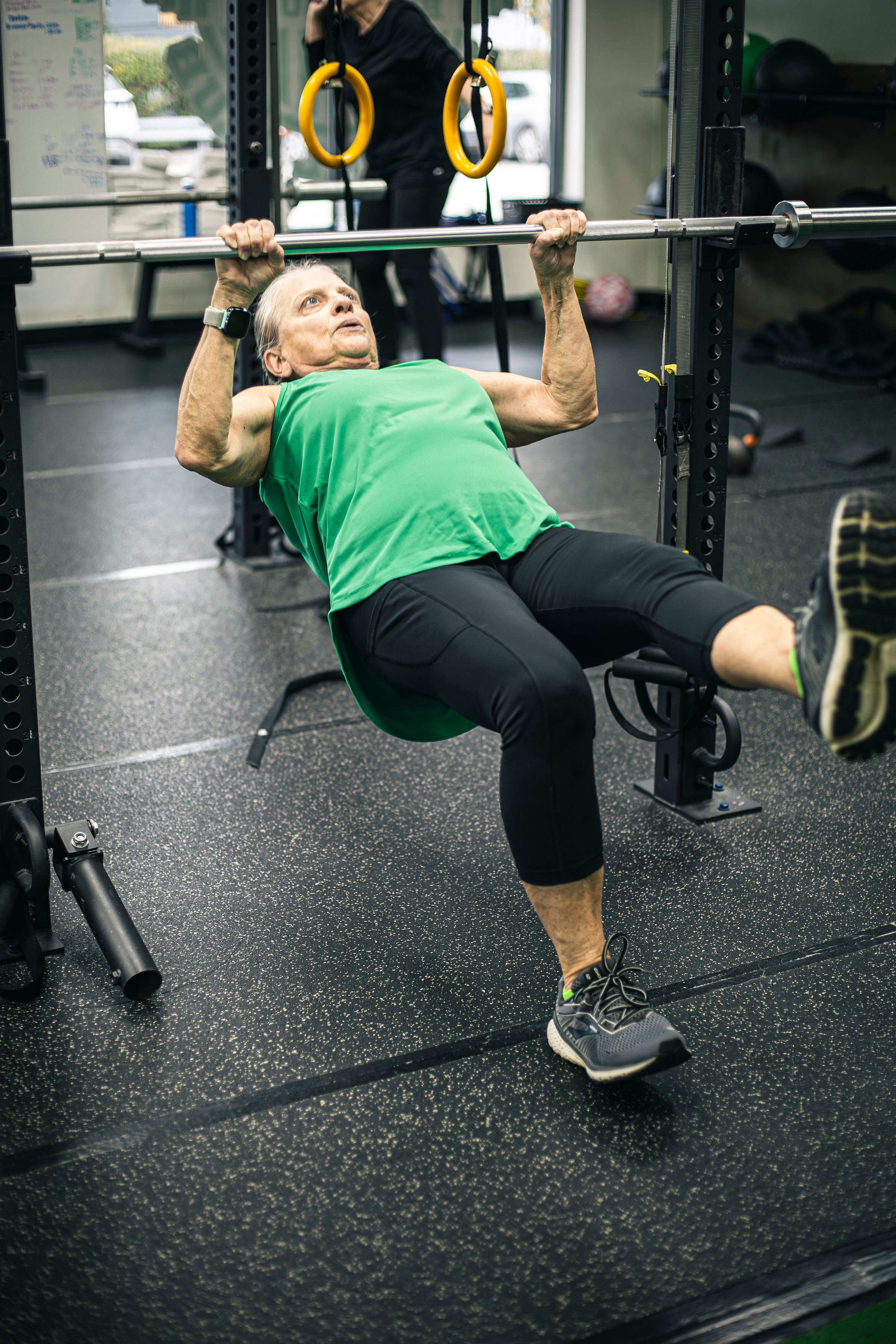 Image of a PFP Golden Girl doing an assisted bar-up. Impressive!