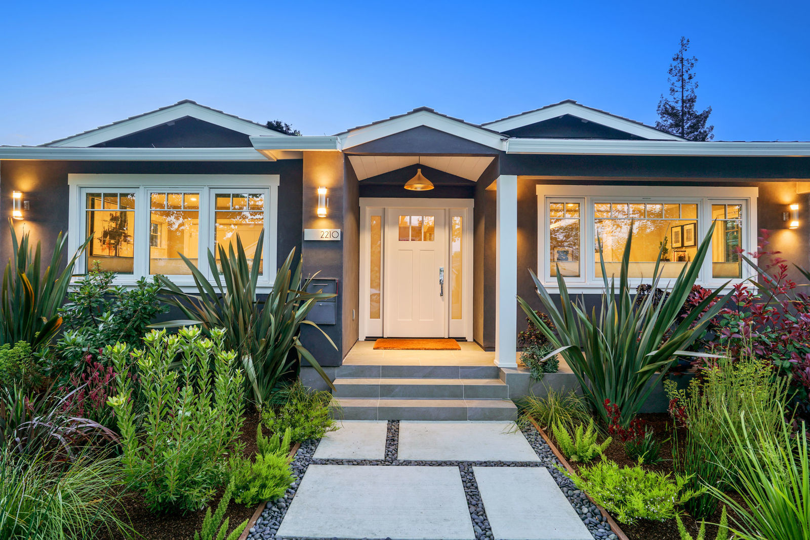 2210 Brewster Ave, Redwood City | $2,225,000