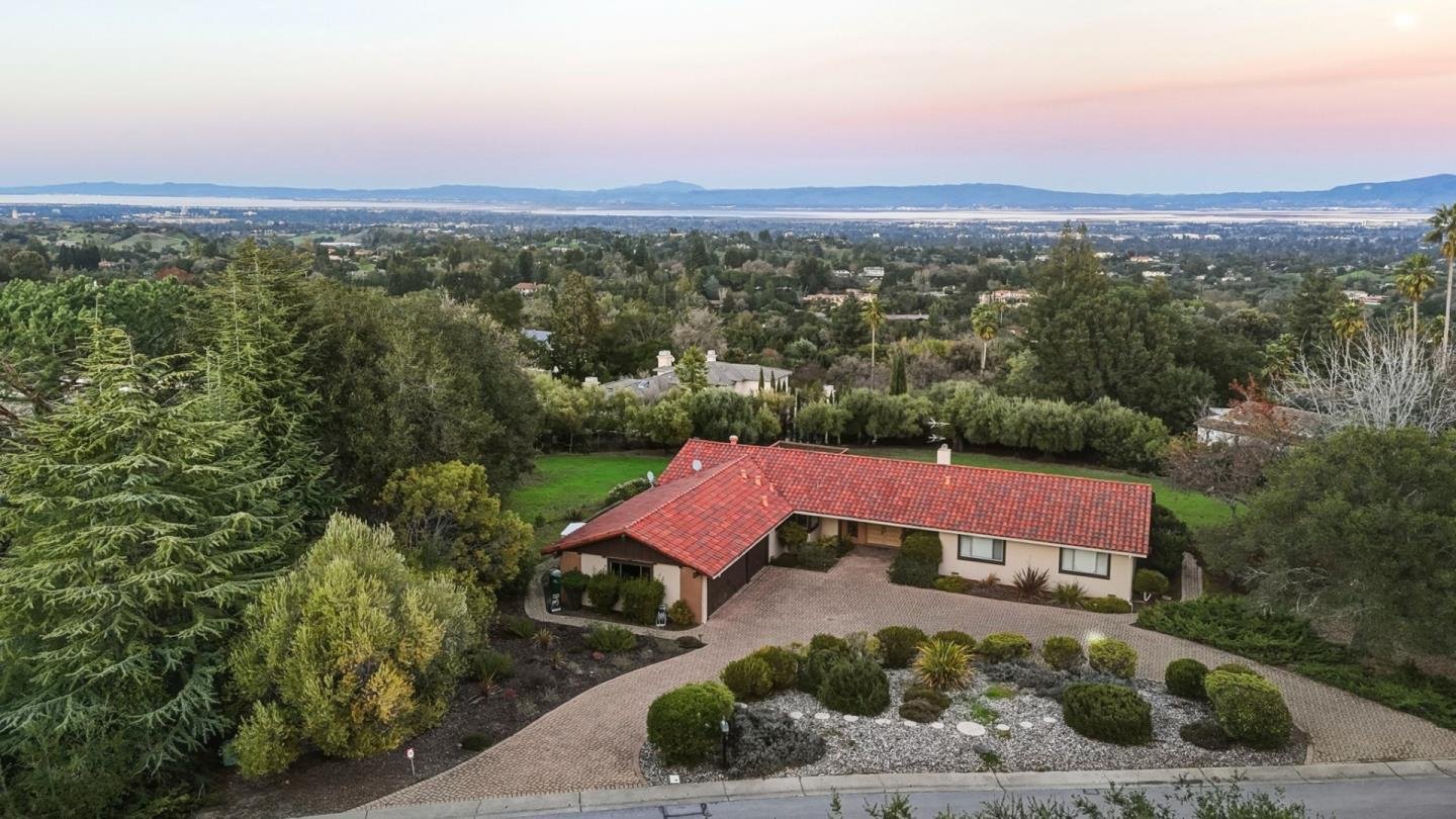 26951 Almaden Ct, Los Altos Hills | $5,300,000