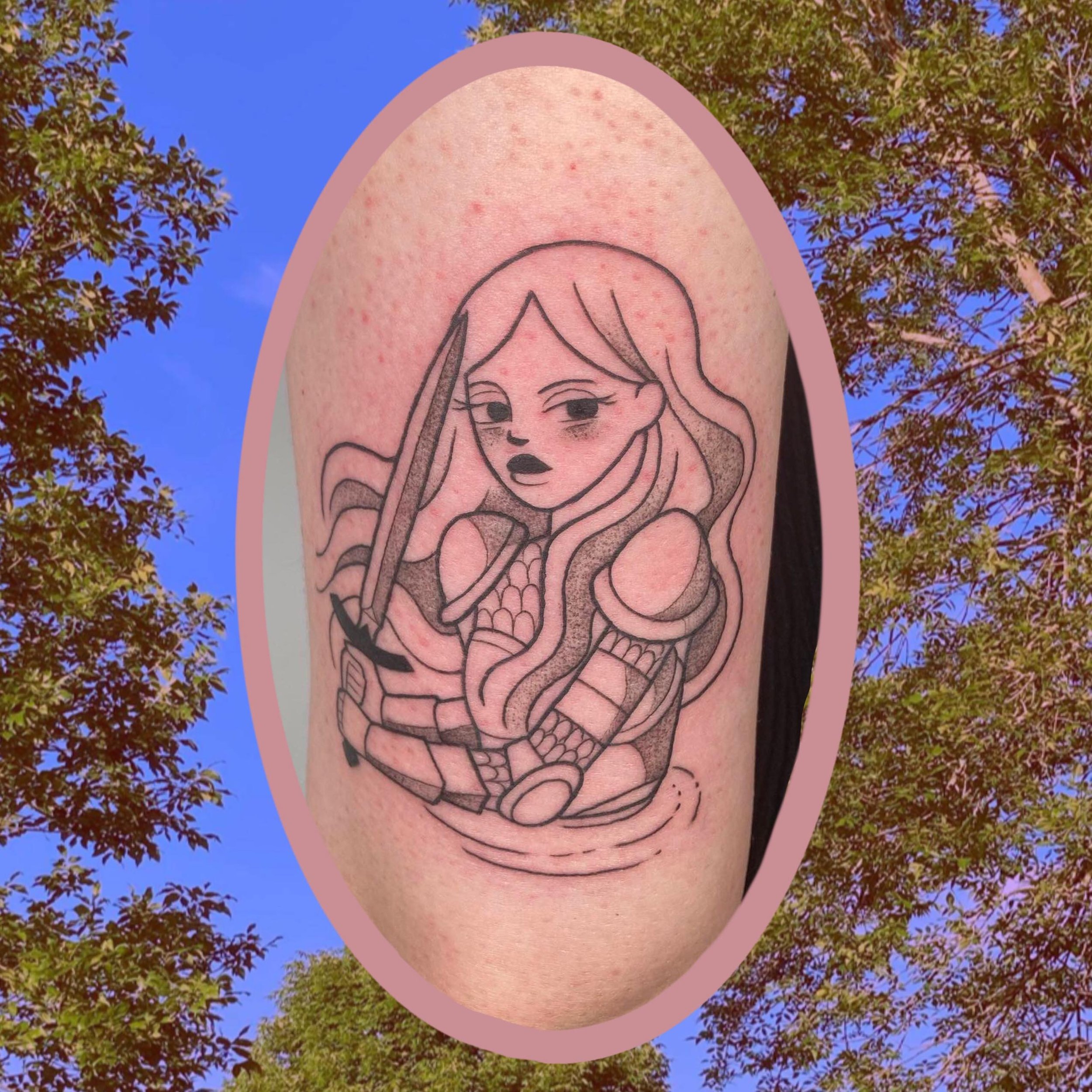 Something a little different for Alexis. Thank you as always 💛

.
.
.
#moonberrytattoos #blackeleven #tattooartist #tattooer #queerartist #tattoo #inked #newtattoo #freshink #realtattoos #artistsoninstagram  #flashtattoo #cutetattoo #artnouveau #bla