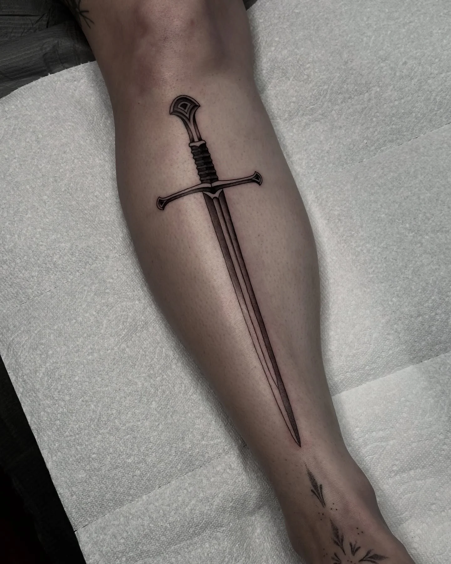 For Jill 🗡️
.
Made at @blackeleventattoo