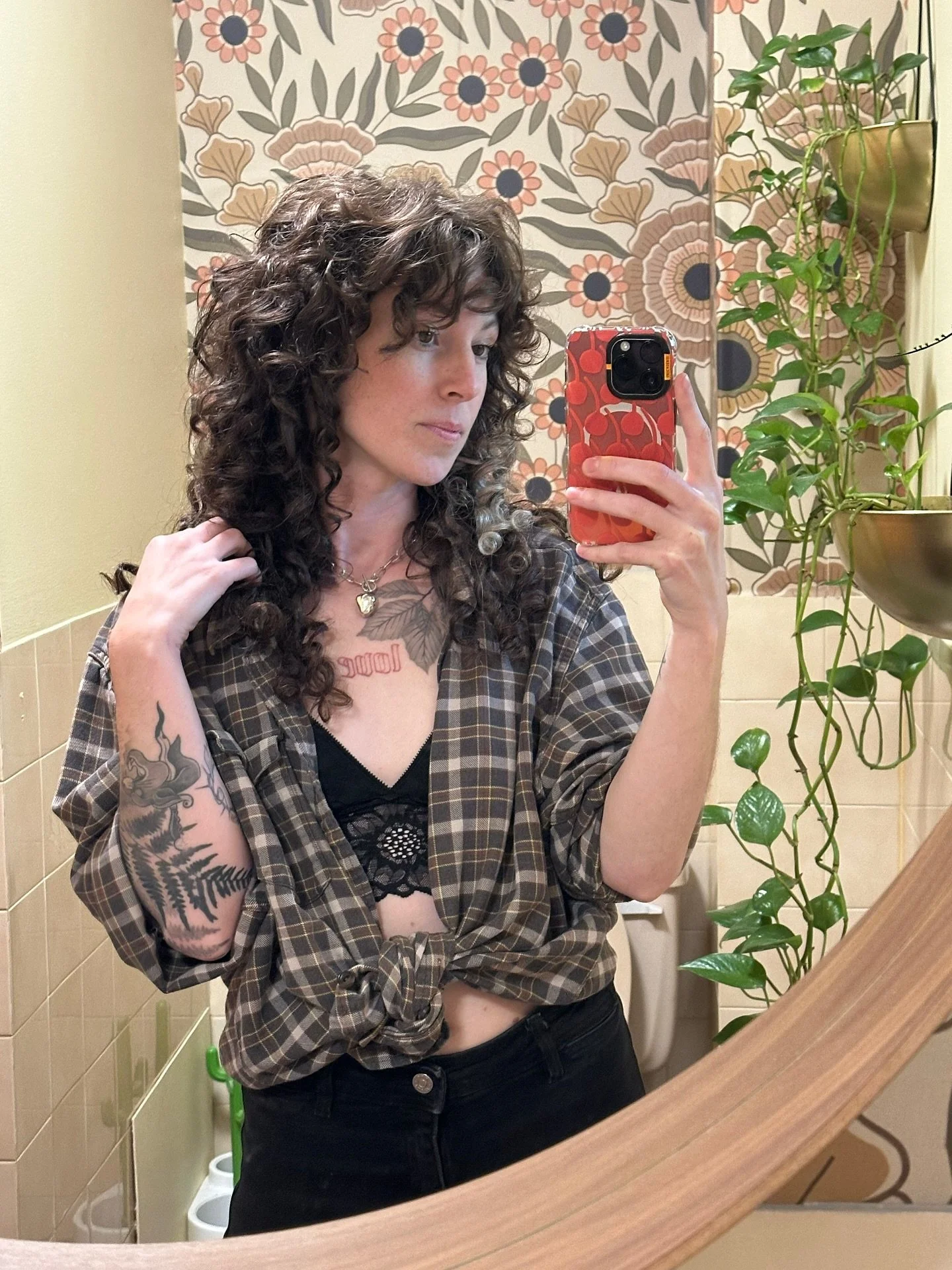 The selfie kind of worked so here it is again
 😬
anyway BOOKS ARE OPEN FOR FALL!
Link in bio with the custom tattoo request form.
Looking forward to your ideas, I hope summer was fun for everyone 😄

@blackeleventattoo