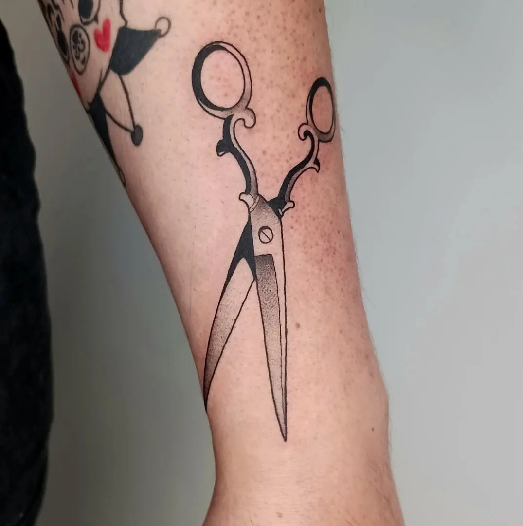 A couple of pieces from my Halloween flash! I still have time for flash on Oct 30th and 31st, dm to claim yours 👻
.
.
.
.
.
.
.
.
.
.
.
.
.
#halifaxtattoo #tattoo #Halloween #blackworktattoo #dotworktattoo