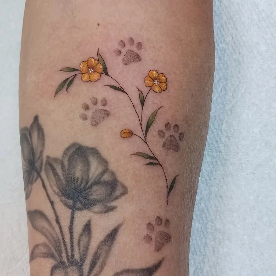 I'm really happy with how this custom floral/paw print piece turned out. Thanks Randene!
.
.
.
.
.
.
.
.
.
.
.
#halifax #tattoo #pawprint #finelinetattoo #flowertattoo