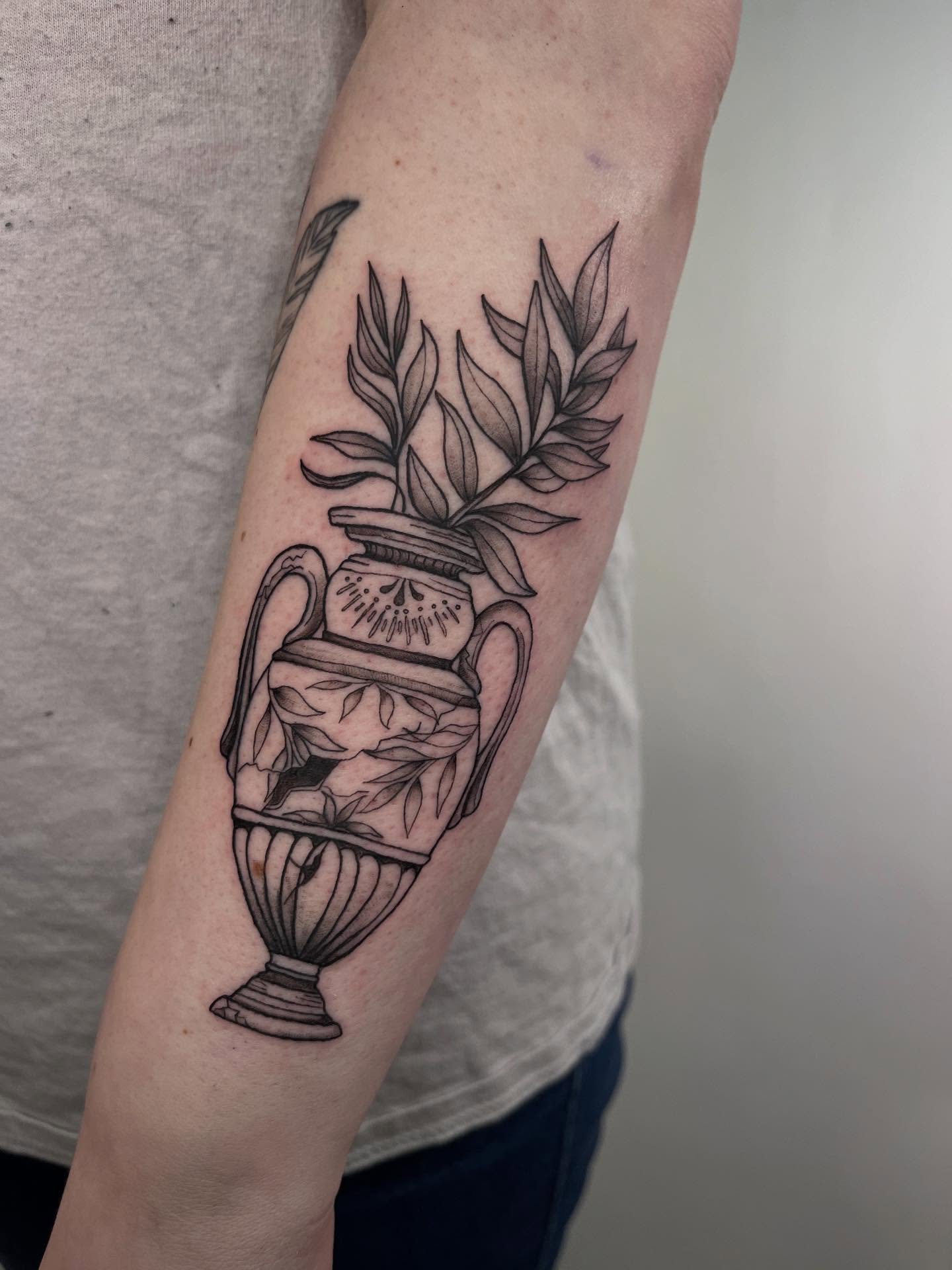 Vase and Medusa for Tatianna 🏺 🐍 it was a blast to make these 💗