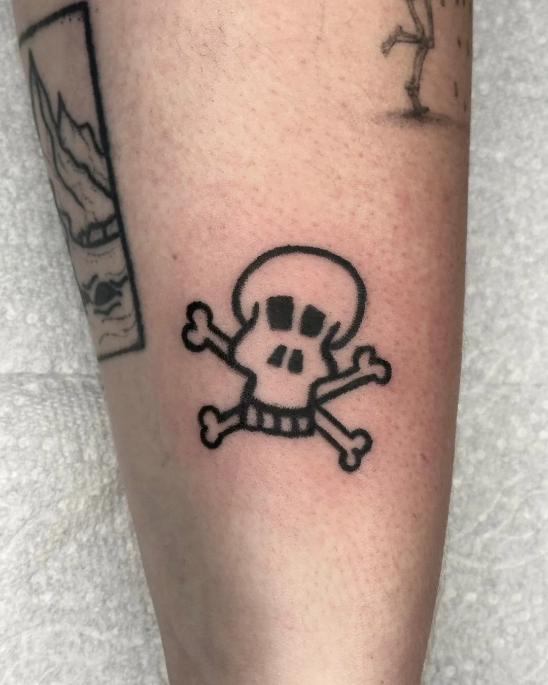 Last lil cuties of 2025 🥲

Made at @blackeleventattoo