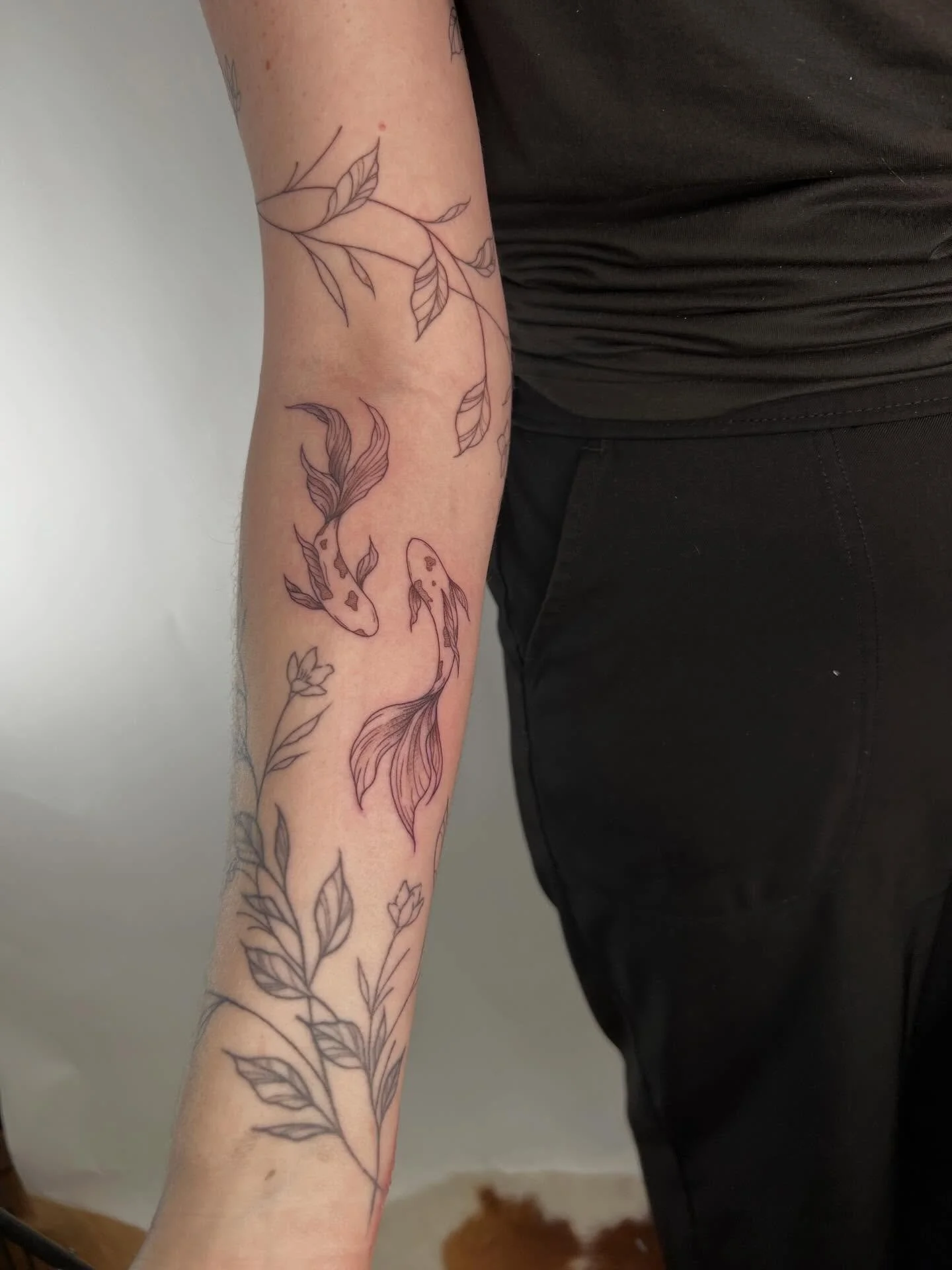 Freehand floral wrap for Rain! We started this project a couple of years back with a flash piece of mine and kept adding to it, finishing off with the koi fish in the center. Thanks so much for your trust and fun projects Rain !