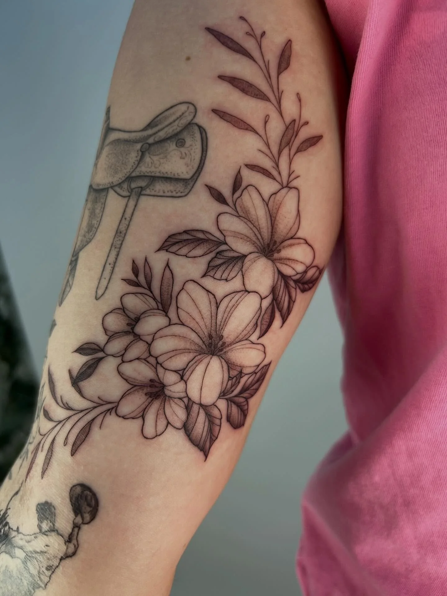 Filler flowers for Mackenzie, thanks for getting another one by me, love seeing everything come together! Swipe to see the other projects we&rsquo;ve done.