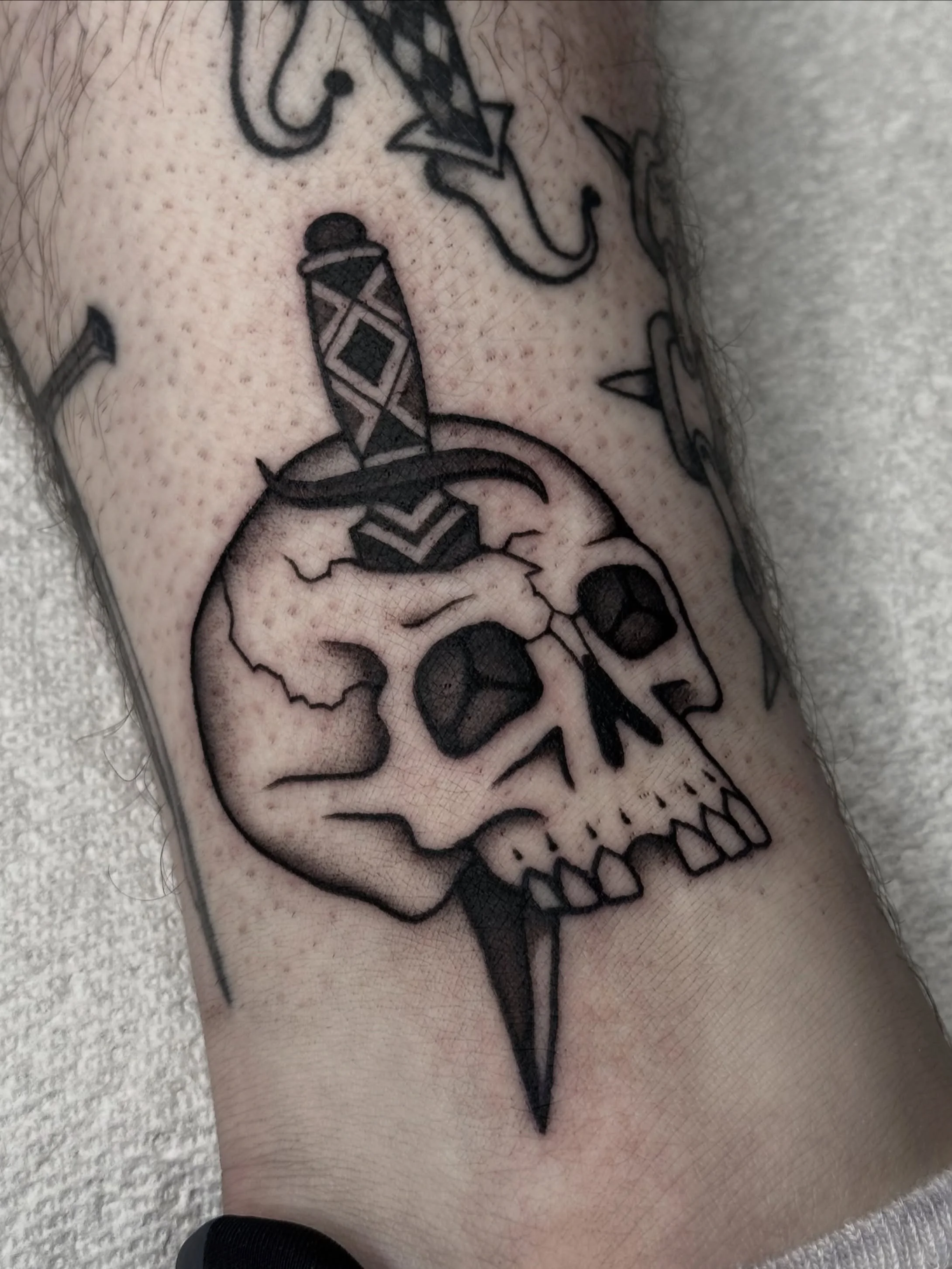 Skulls &amp; roses 💀🌹
Thanks!
.
Made at @blackeleventattoo