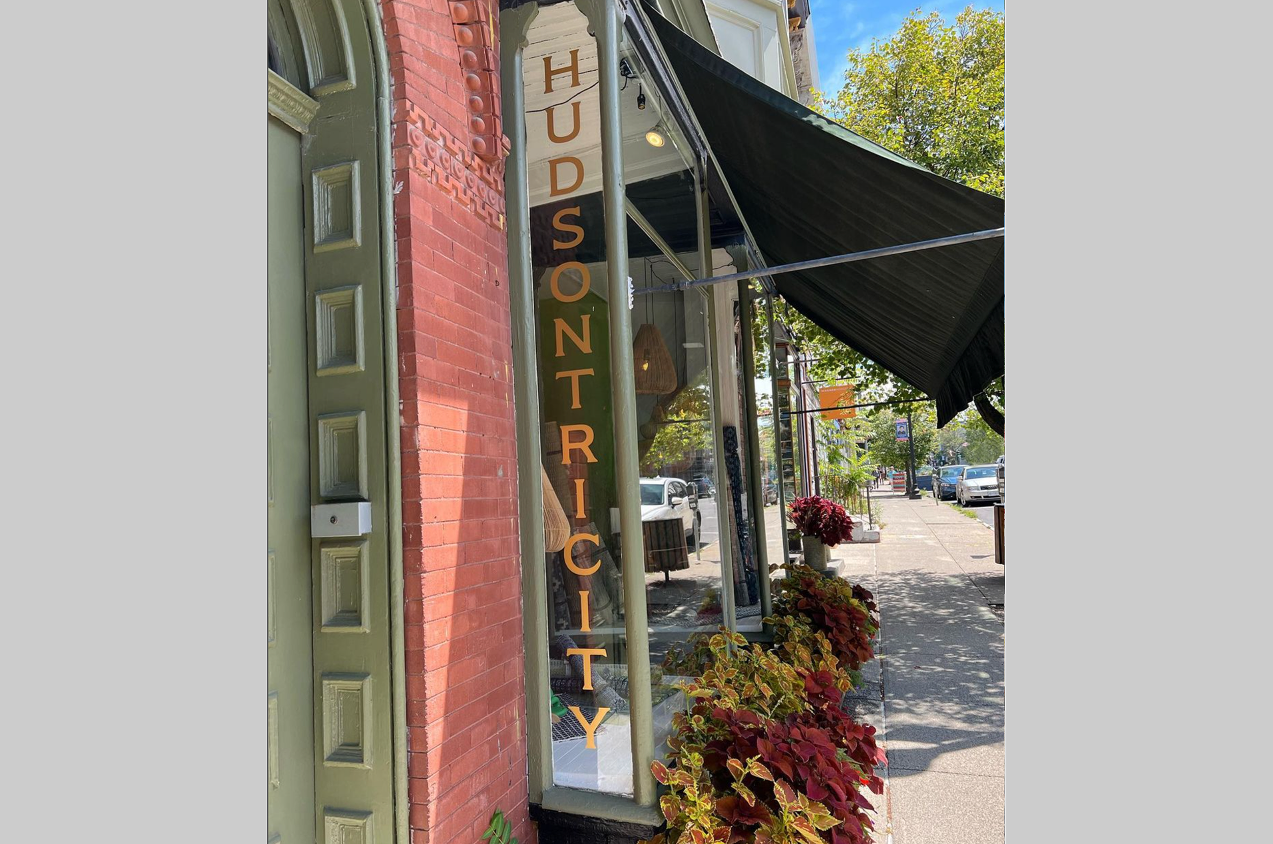 hudsontricity-gray-gallery02.png