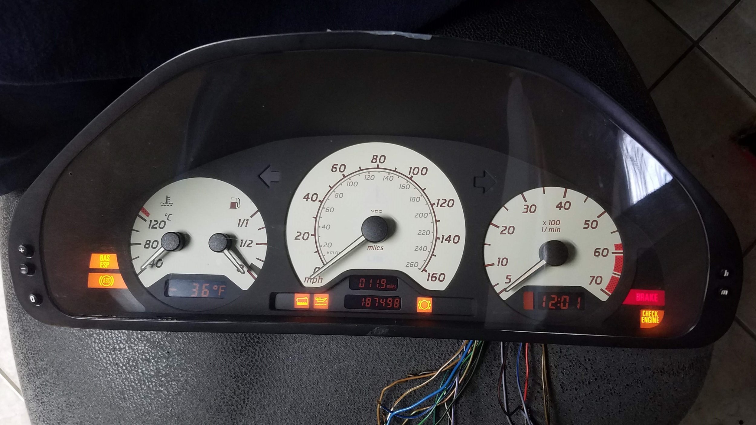 Mercedes CLK W208 speedo lights on speedometer repair