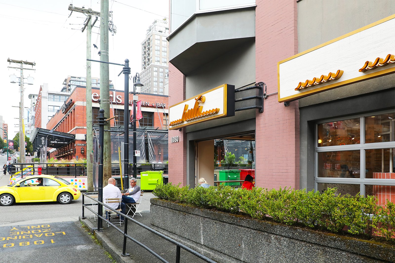 Hula Yaletown Exterior