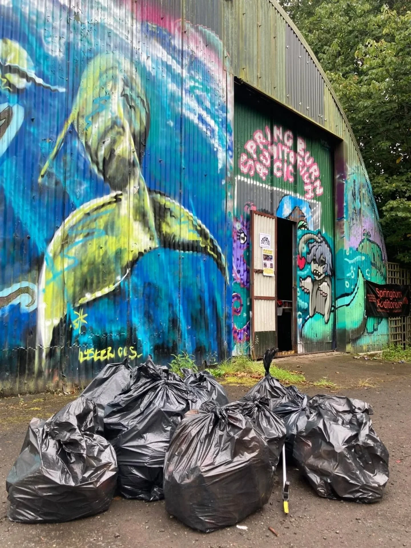 A really big thank you to those who have helped us clean up parts of #SpringburnPark today by joining our community #litterpick 💚 every piece removed counts towards making a positive impact for people and biodiversity ☺️