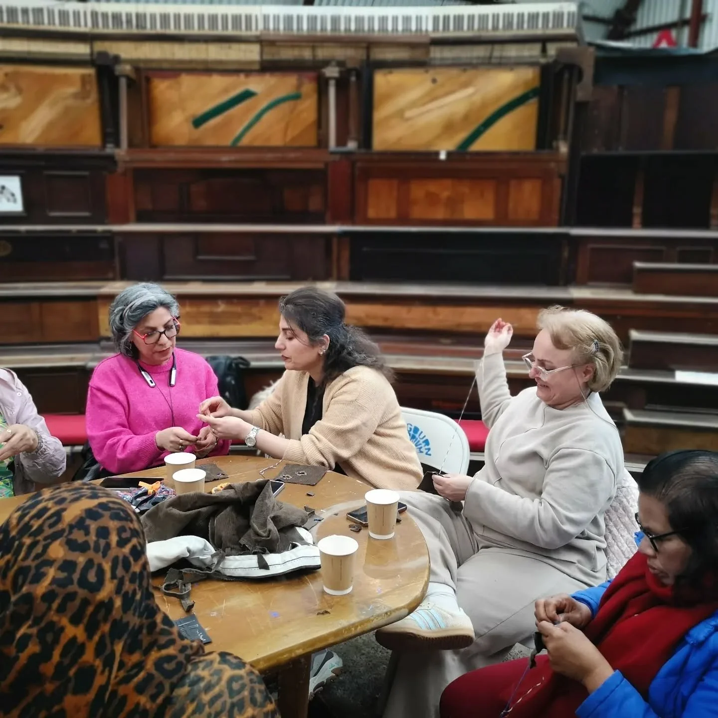 Thank you to everyone who came along yesterday, enjoying the glorious sunshine and getting hands-on in practicing their sewing skills with @nickimh.costume 🪡🧵
Our next Sew You Can! will take place on Sunday 31st May. All welcome ☺️

#SewYouCan #Sew