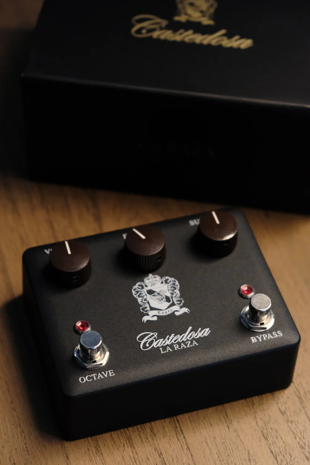Castedosa Guitars La Raza ファズ La Raza Fuzz Pedal — Castedosa Guitars