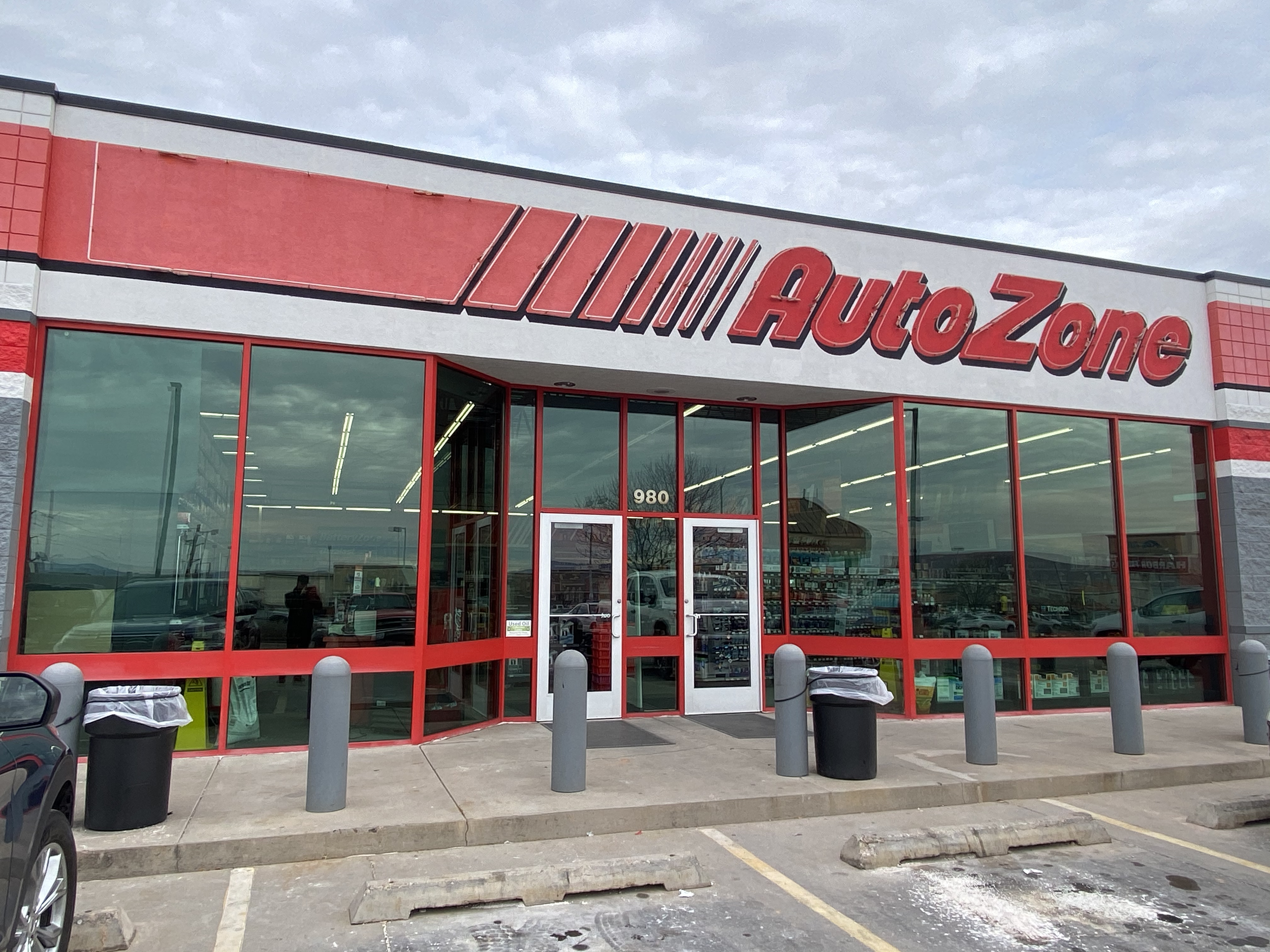 After 3SIXTY window washing did a commercial window cleaning of AutoZone's storefront.