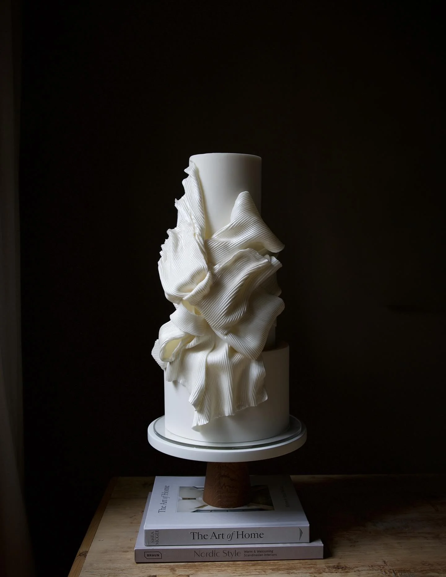 For Jeremy &amp; Jacob last weekend 🤍

@jezdiluca 

.
.
.
.
.

#wedding #weddings #weddingcake #weddingcakesupplier #weddingsupplier #luxuryweddings #destinationweddings #bespokeweddingcake #bespokewedding #weddingplanning #cotswoldwedding #hereford