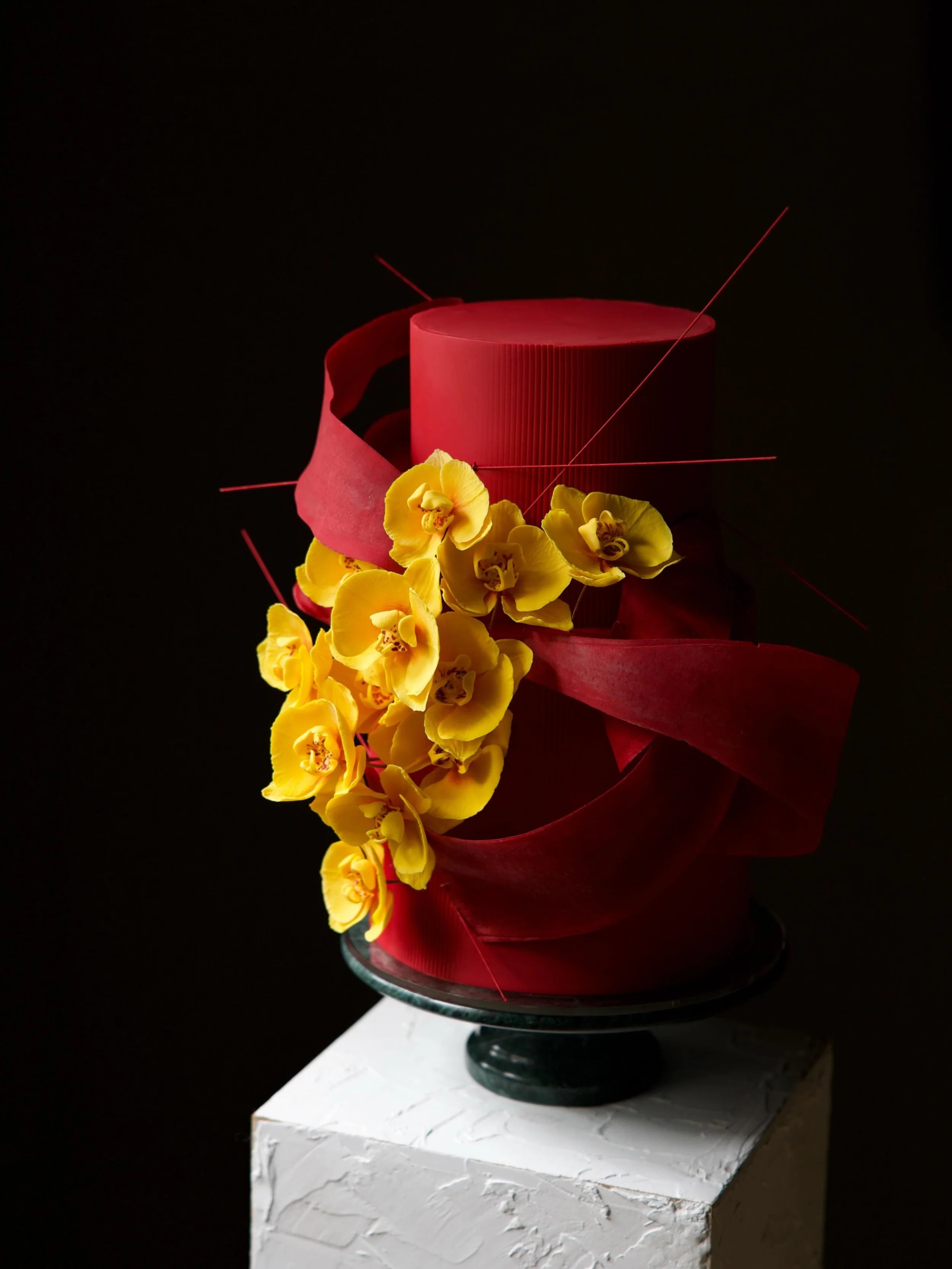 Vibrant start of the season ❤️ 

 #weddings #weddingcake #weddingcakesupplier #londonwedding #weddingcakeideas