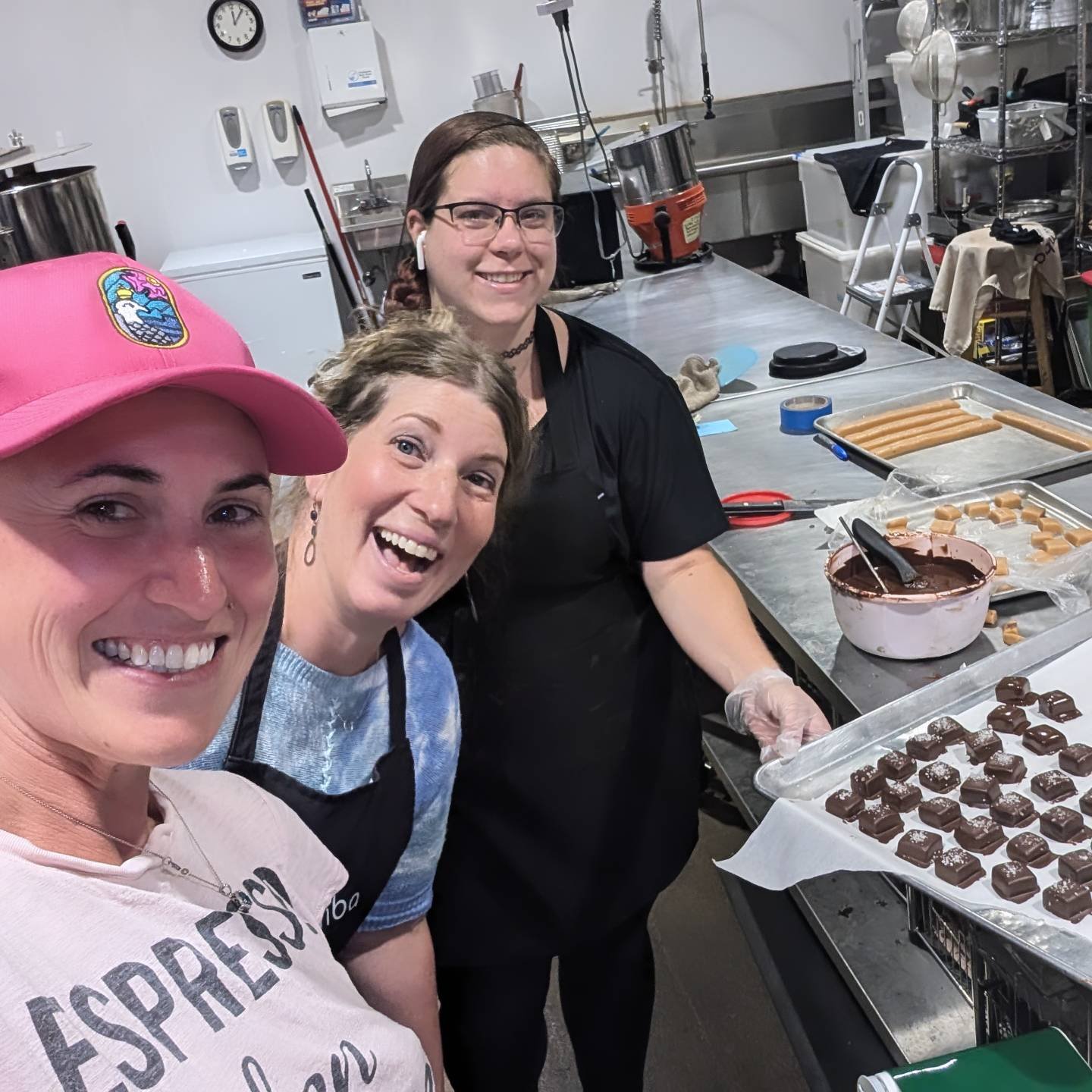 So.... I know what some were thinking. No, I'm not getting a spot in Edgewater. BUT! I am officially collaborating with @bibambachocolate on some wonderful confections--including handmade marshmallows that are only available through them! I'm so exci
