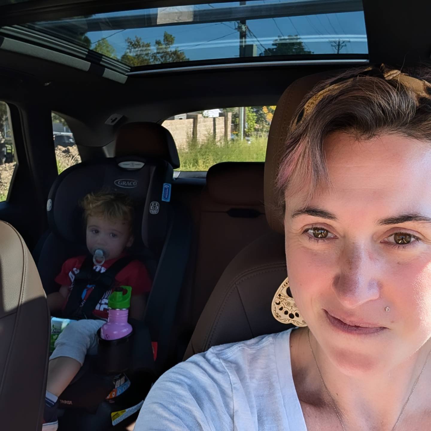 Delivery day with one of my co-pilots 💕 It&rsquo;s been non-stop busy lately, so I&rsquo;m grateful for moments like this where I can bring my son along for the ride. Today&rsquo;s stop: @bibambachocolate in @edgewaterpublicmkt