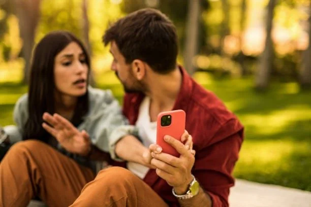 Adults in Relationships: Managing Jealousy Without Acting on It