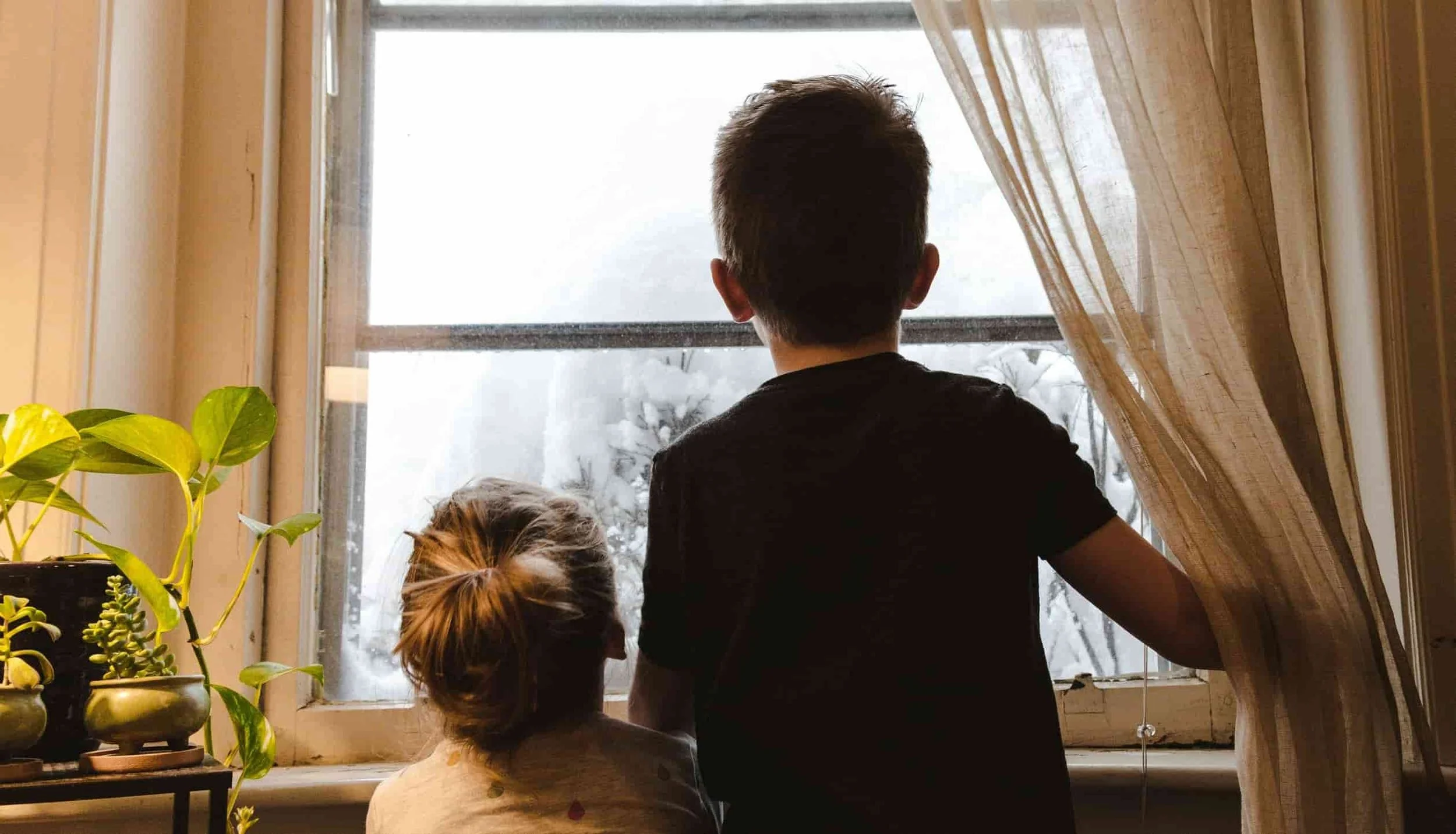 kids looking out the window