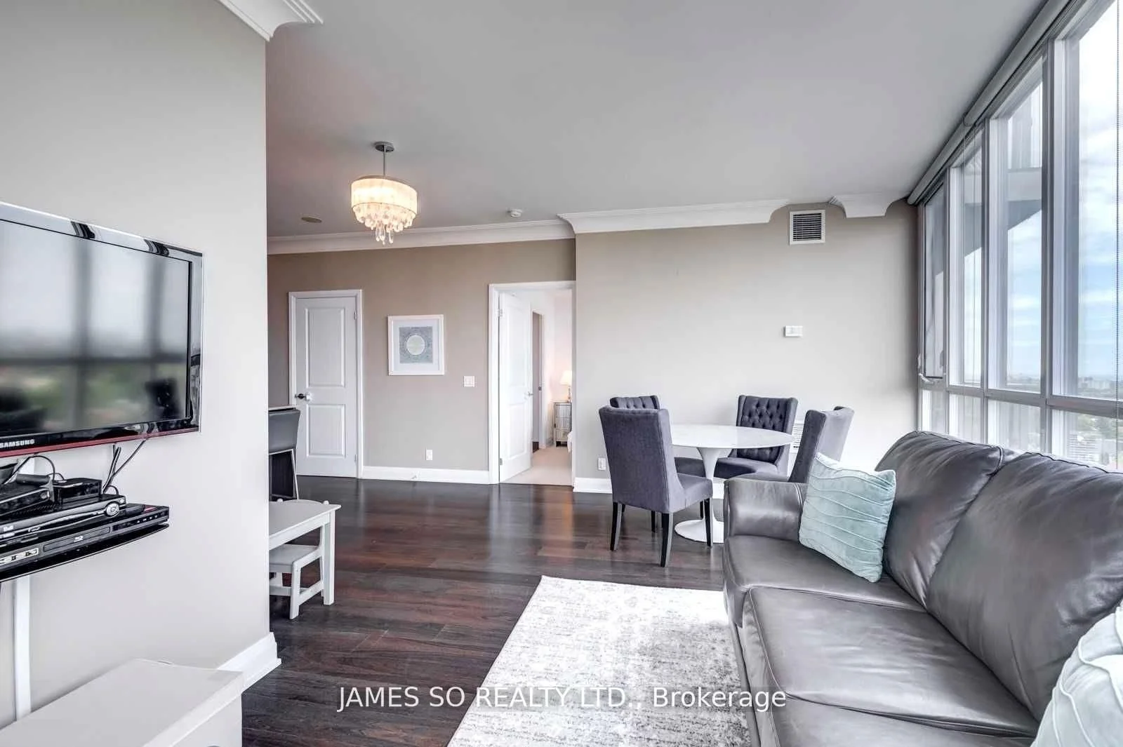 530 St Clair 9.jpg