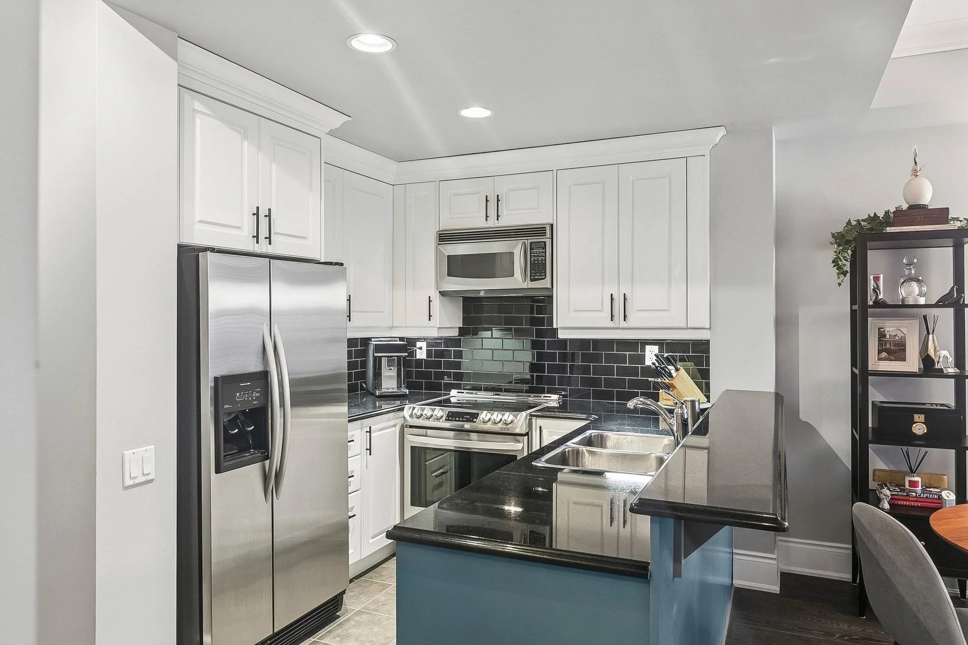 Kitchen 024.jpg