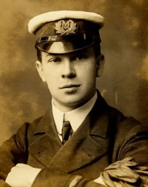 The Wireman Who Kept Sending as the Ship was Sinking (Jack Phillips, Titanic’s Senior Wireless Operator)