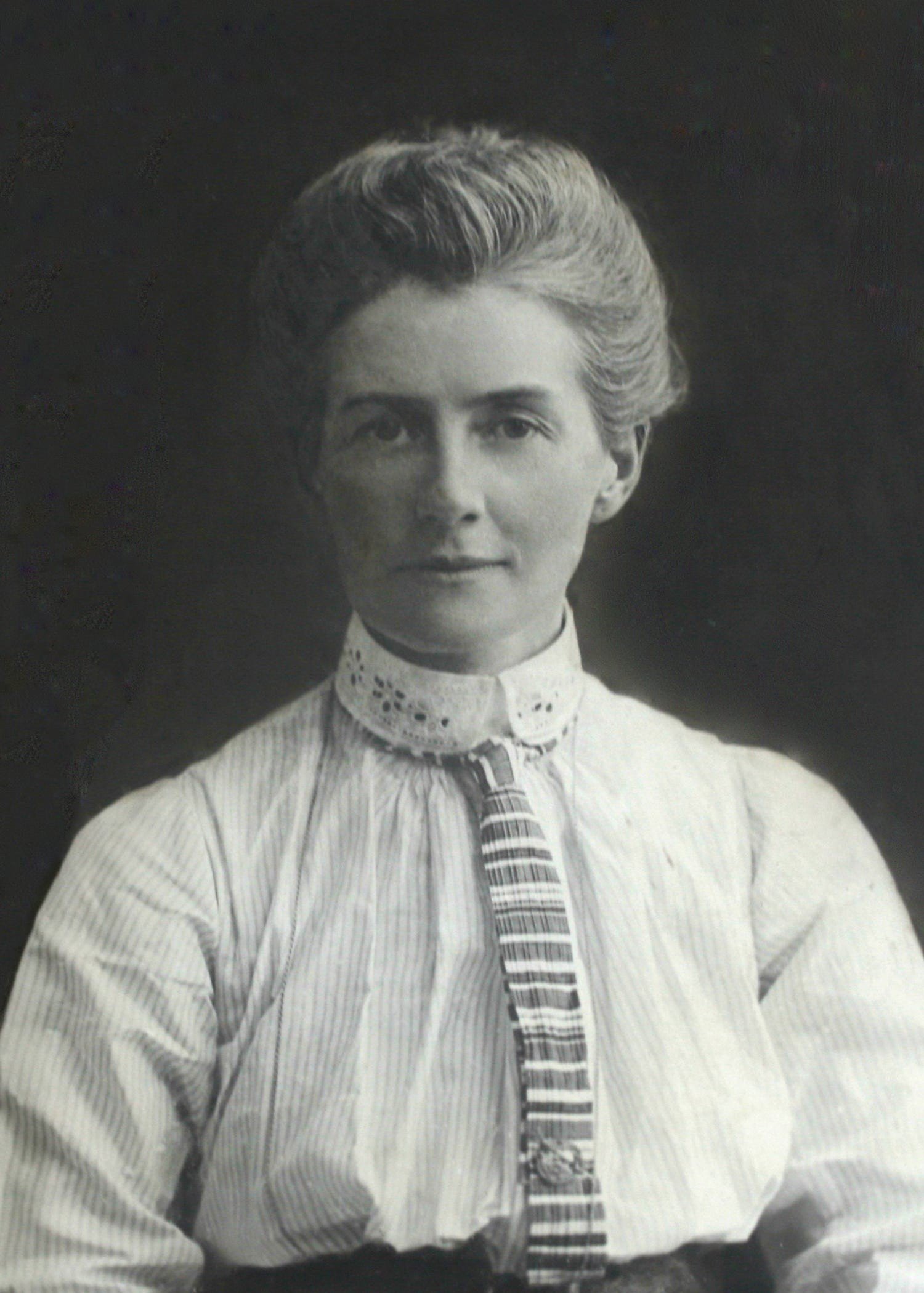 The Nurse Who Stayed, Helped, and Paid the Price (Edith Cavell, Belgium/UK)