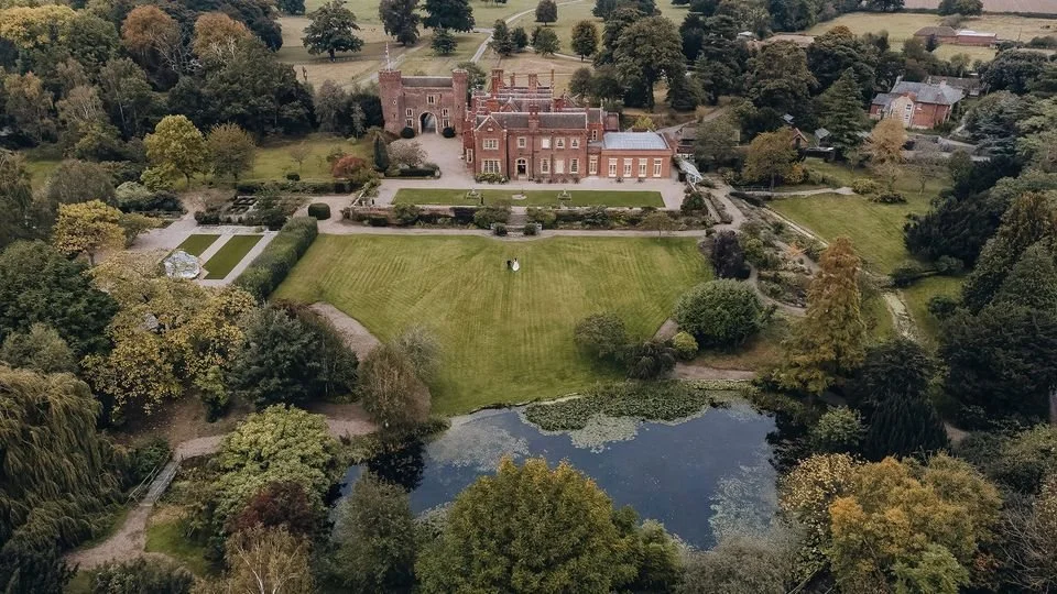 Sarah &amp; CARL’s gorgeous wedding - Hodsock Priory Wedding photographer 