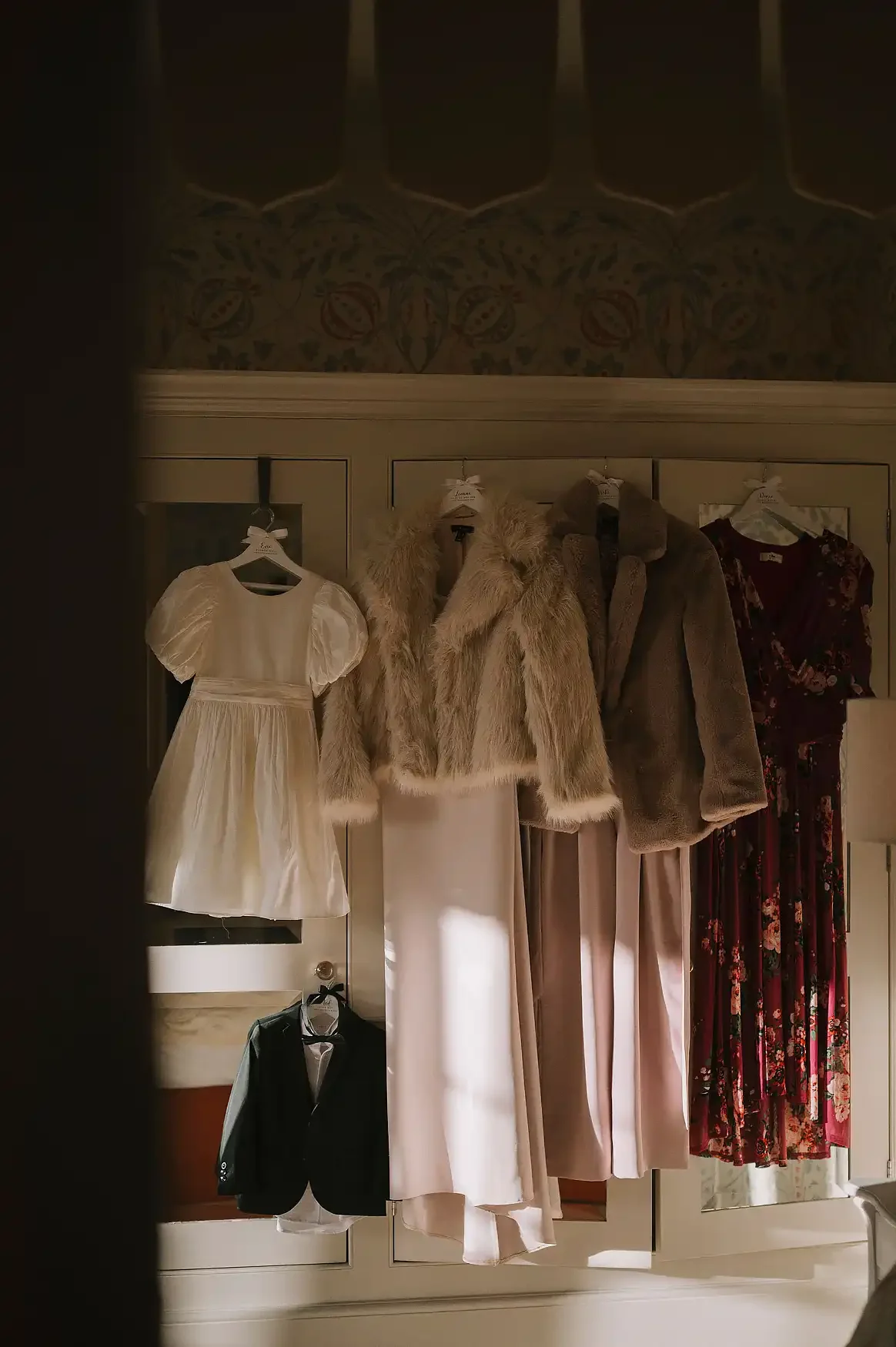 Christmas Lights & Black Tie: Lyndsey & Berkley’s Winter Wedding at Hodsock Priory