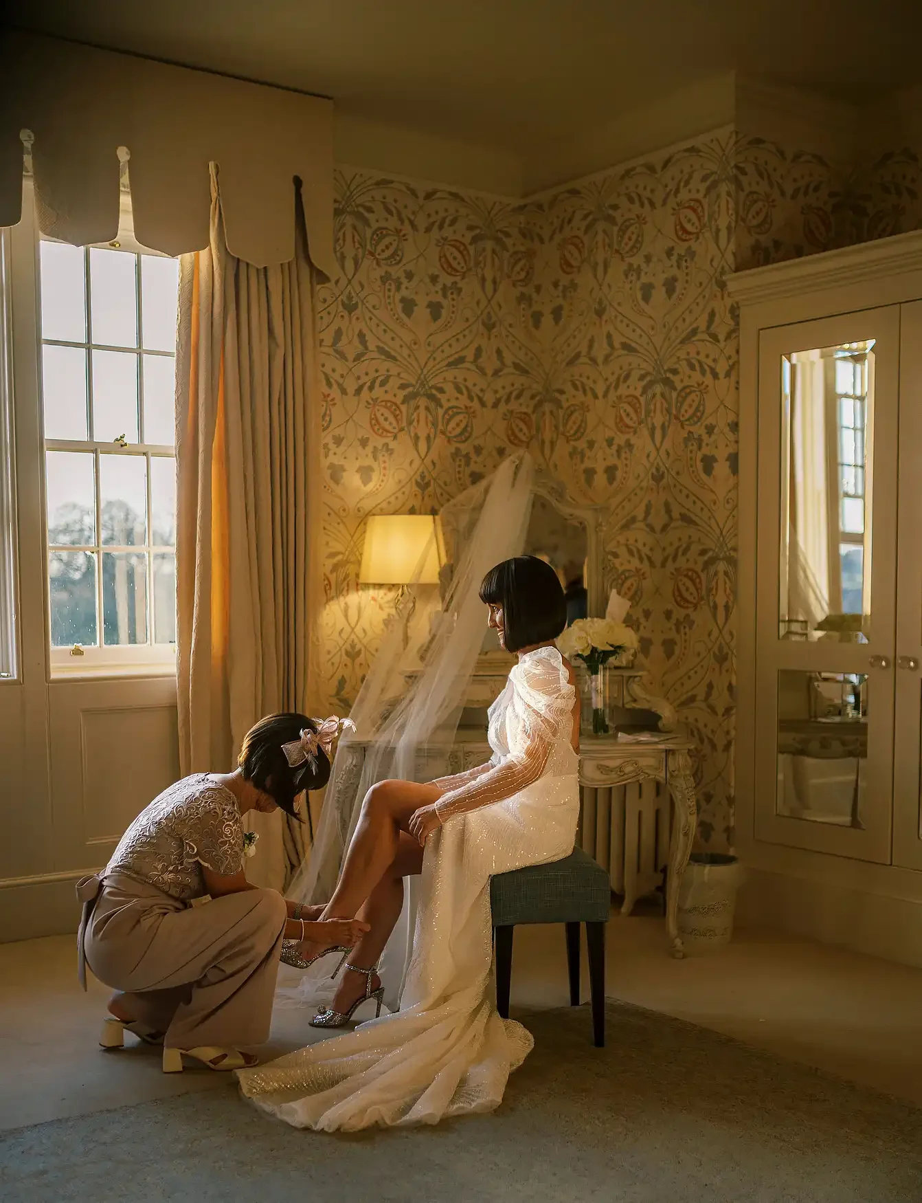 hodsock priory winter wedding photography035.webp