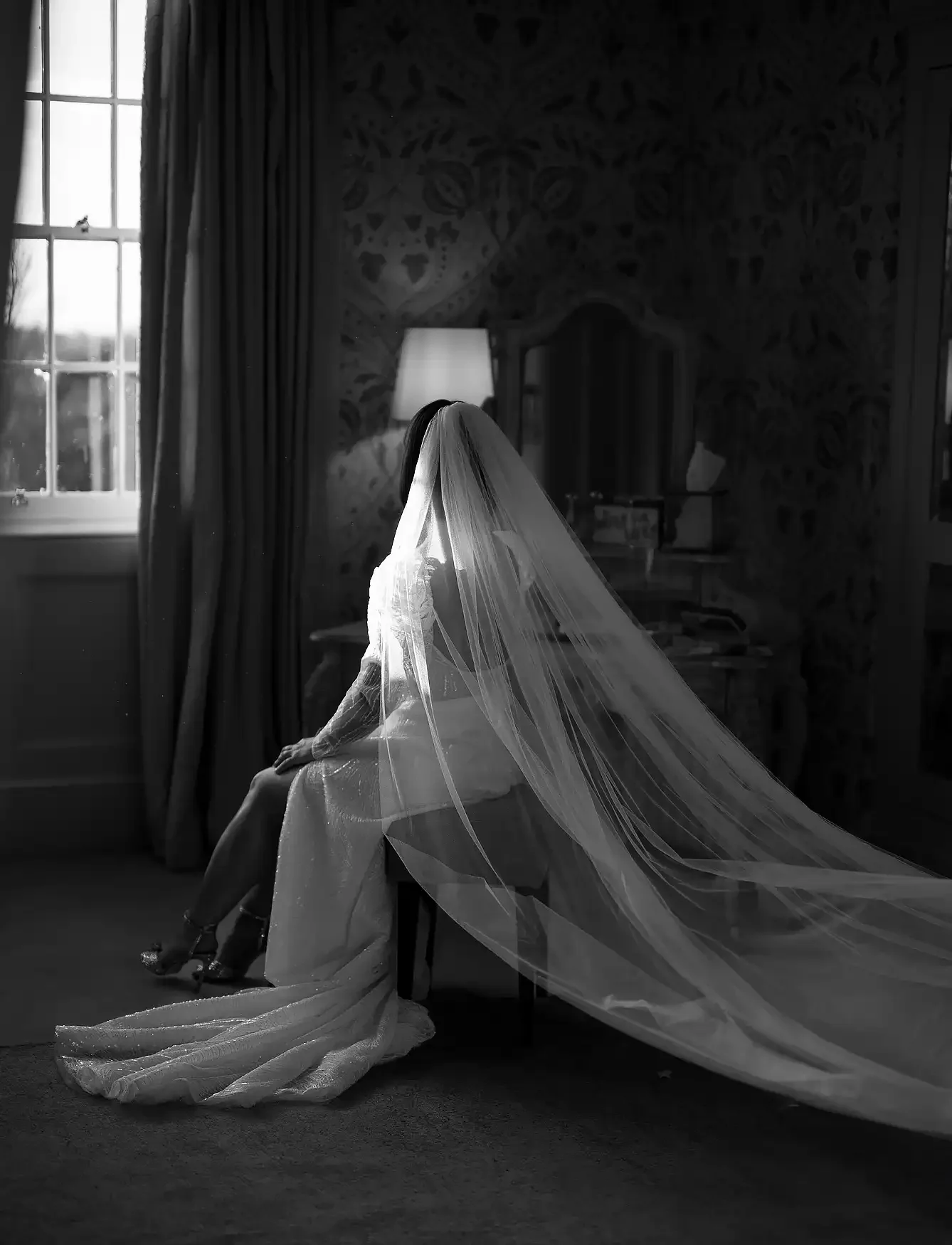 Christmas Lights & Black Tie: Lyndsey & Berkley’s Winter Wedding at Hodsock Priory