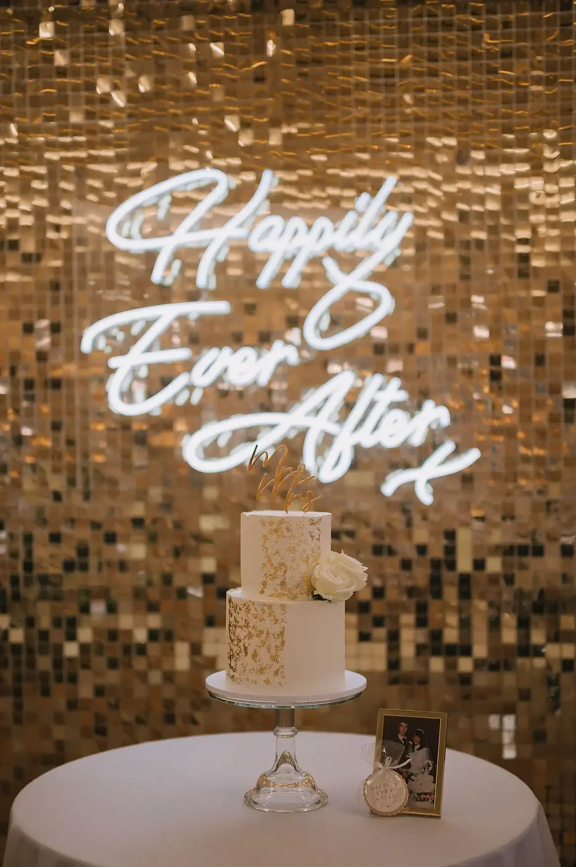 Christmas Lights & Black Tie: Lyndsey & Berkley’s Winter Wedding at Hodsock Priory