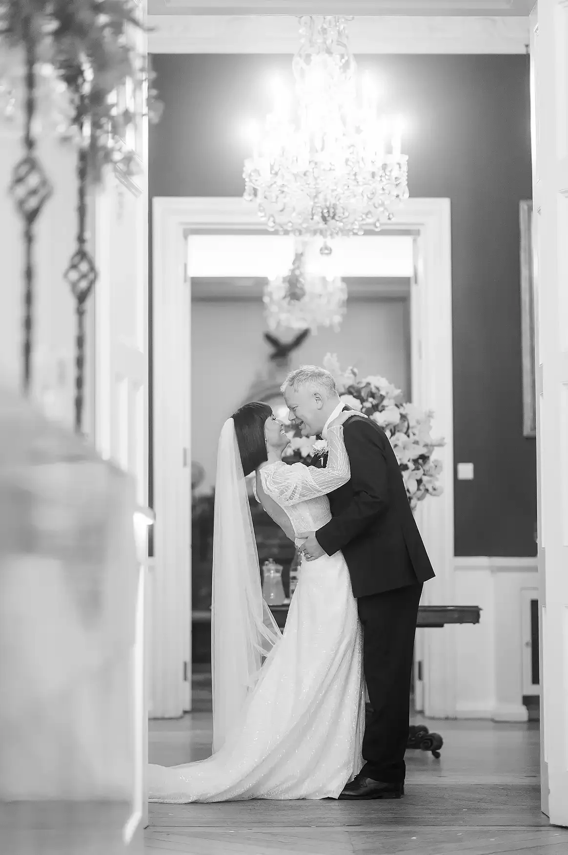 Christmas Lights & Black Tie: Lyndsey & Berkley’s Winter Wedding at Hodsock Priory