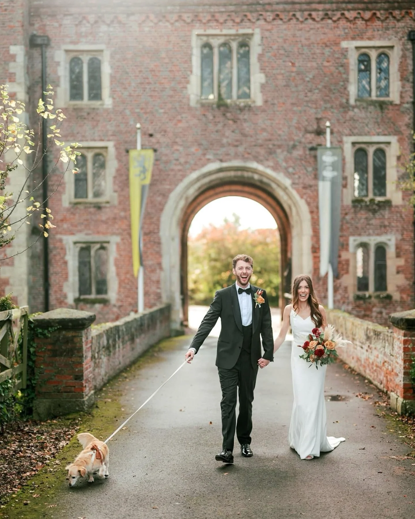 &ldquo;Can we bring our dog to our pre-wedding photoshoot?&rdquo; &ldquo;Our dog will be joining us after our wedding ceremony - could you grab some photos?&rdquo; The answer will be 💯% YES every time! 👰&zwj;♀️ 🐕 🐶 🐩🦮🐕&zwj;🦺🦴🤵&zwj;♂️