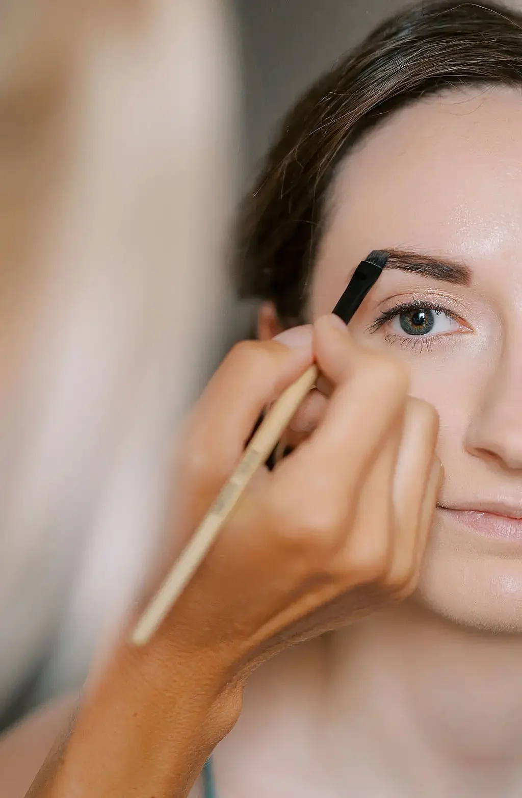 Filey brigg wedding  Eleopment photographer bride and groom preparations004.webp