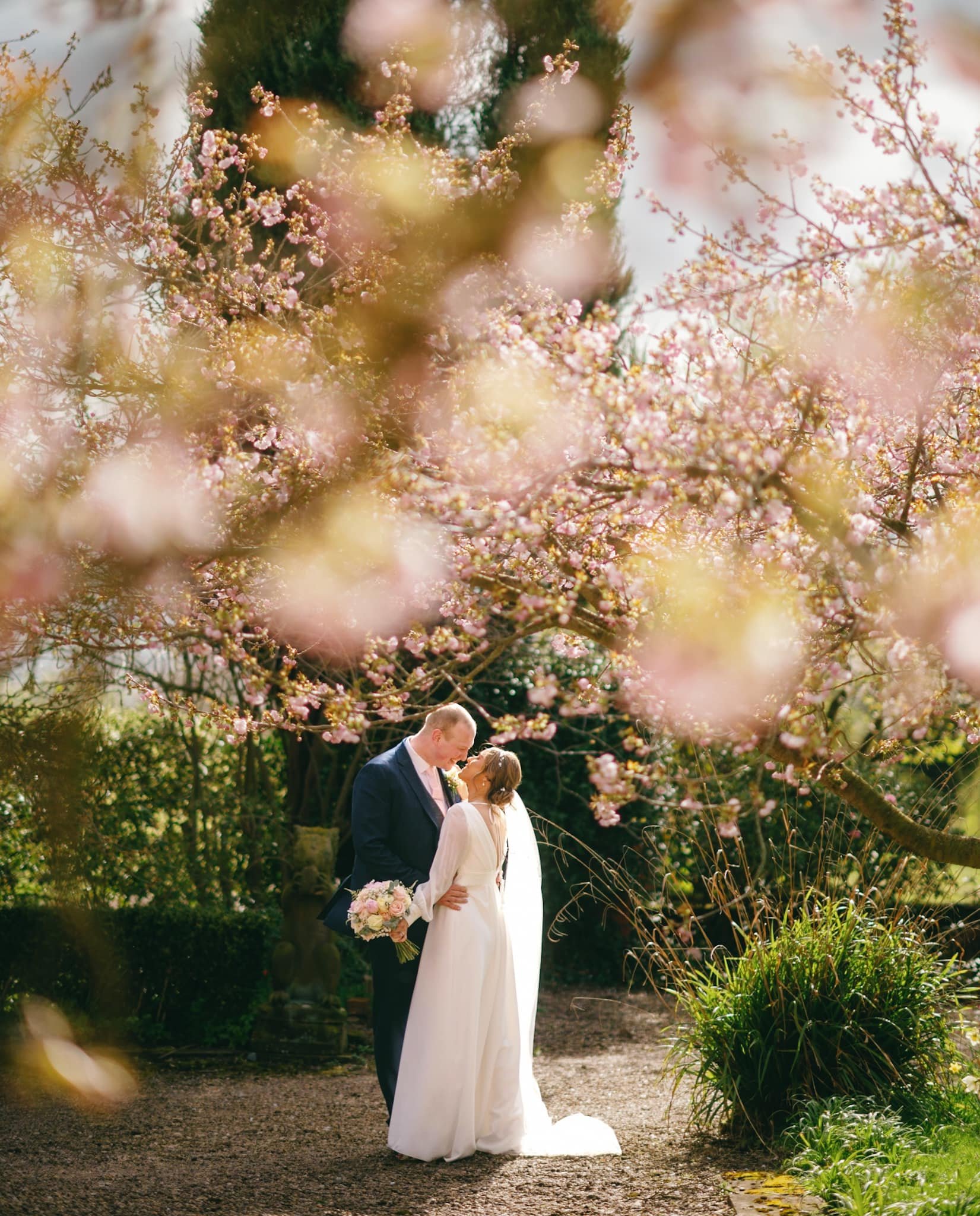 photos at hodsock priory wedding photographer017.jpg